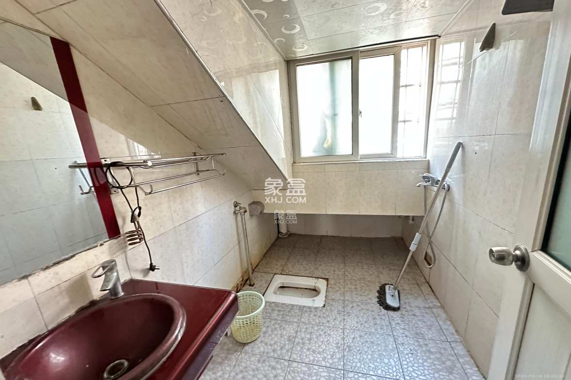 鄱阳小区 2室1厅1卫 1000.0元/月 鄱阳小区 2室1厅1卫 1000.0元/月室内图