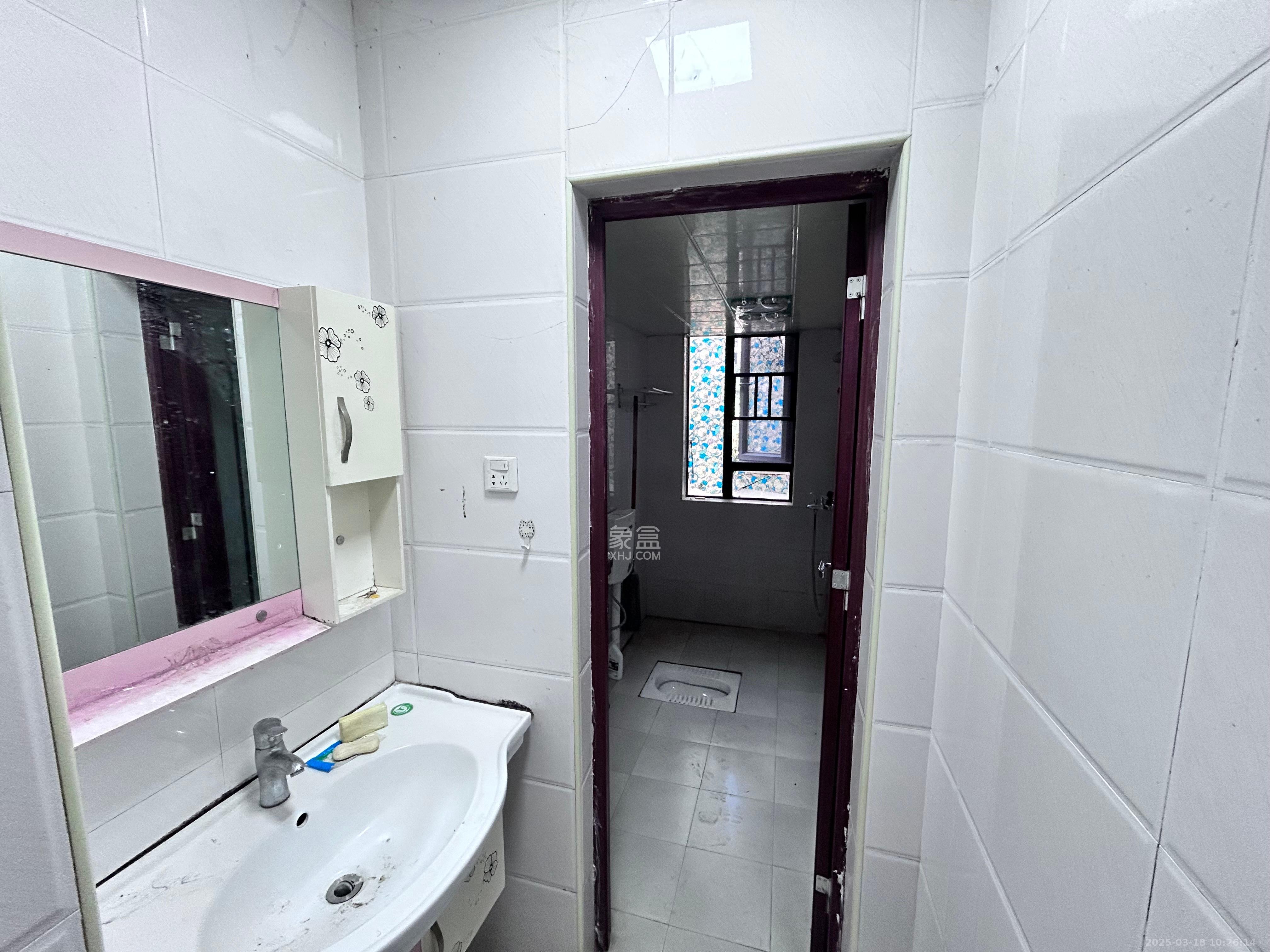东岸梅园小区  3室2厅1卫    2100.0元/月室内图