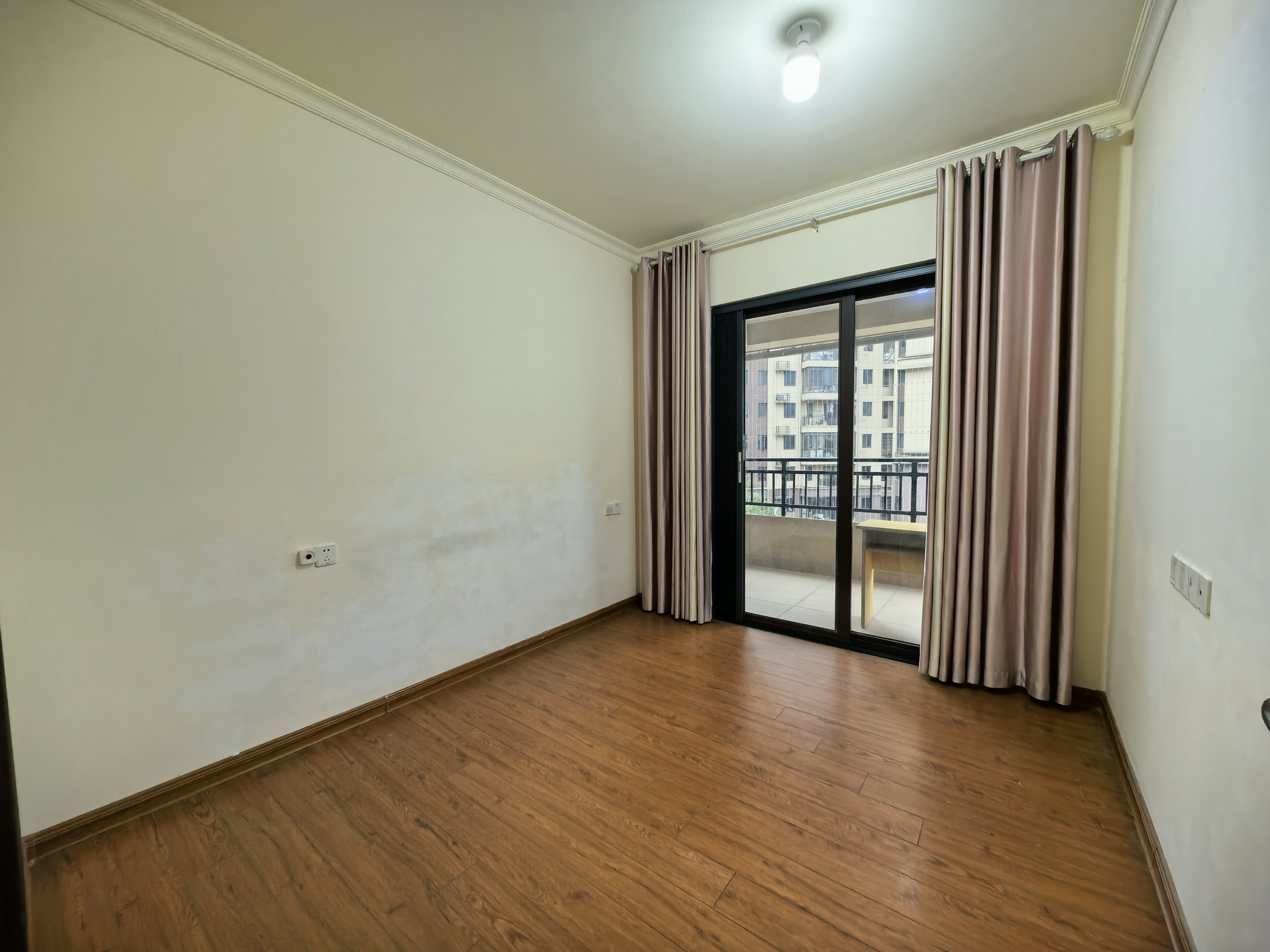 碧桂园豪园 3室2厅2卫 1800.0元/月 碧桂园豪园 3室2厅2卫 1800.0元/月室内图