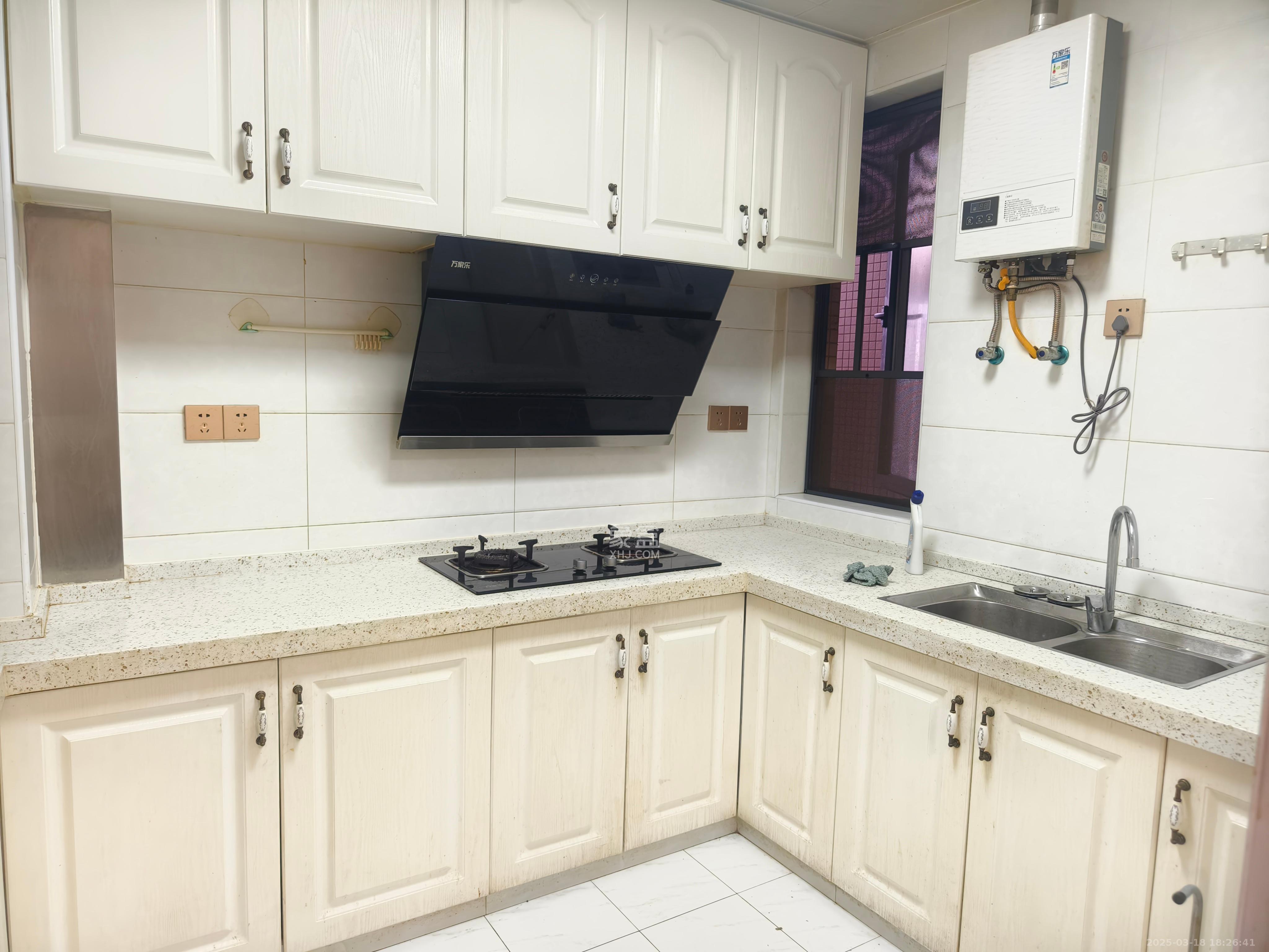 兰亭湾畔 3室2厅2卫 2500.0元/月 兰亭湾畔 3室2厅2卫 2500.0元/月室内图