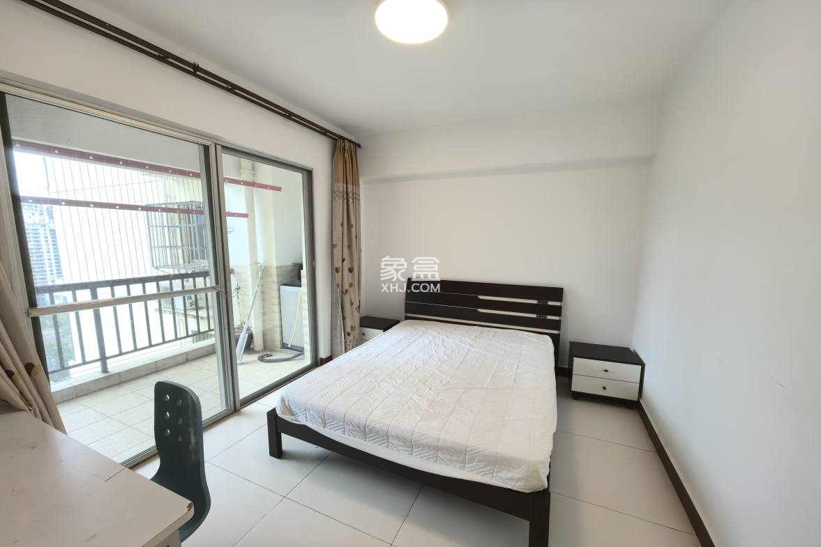 金山广场  3室2厅1卫    115.0万 金山广场  3室2厅1卫    115.0万客厅