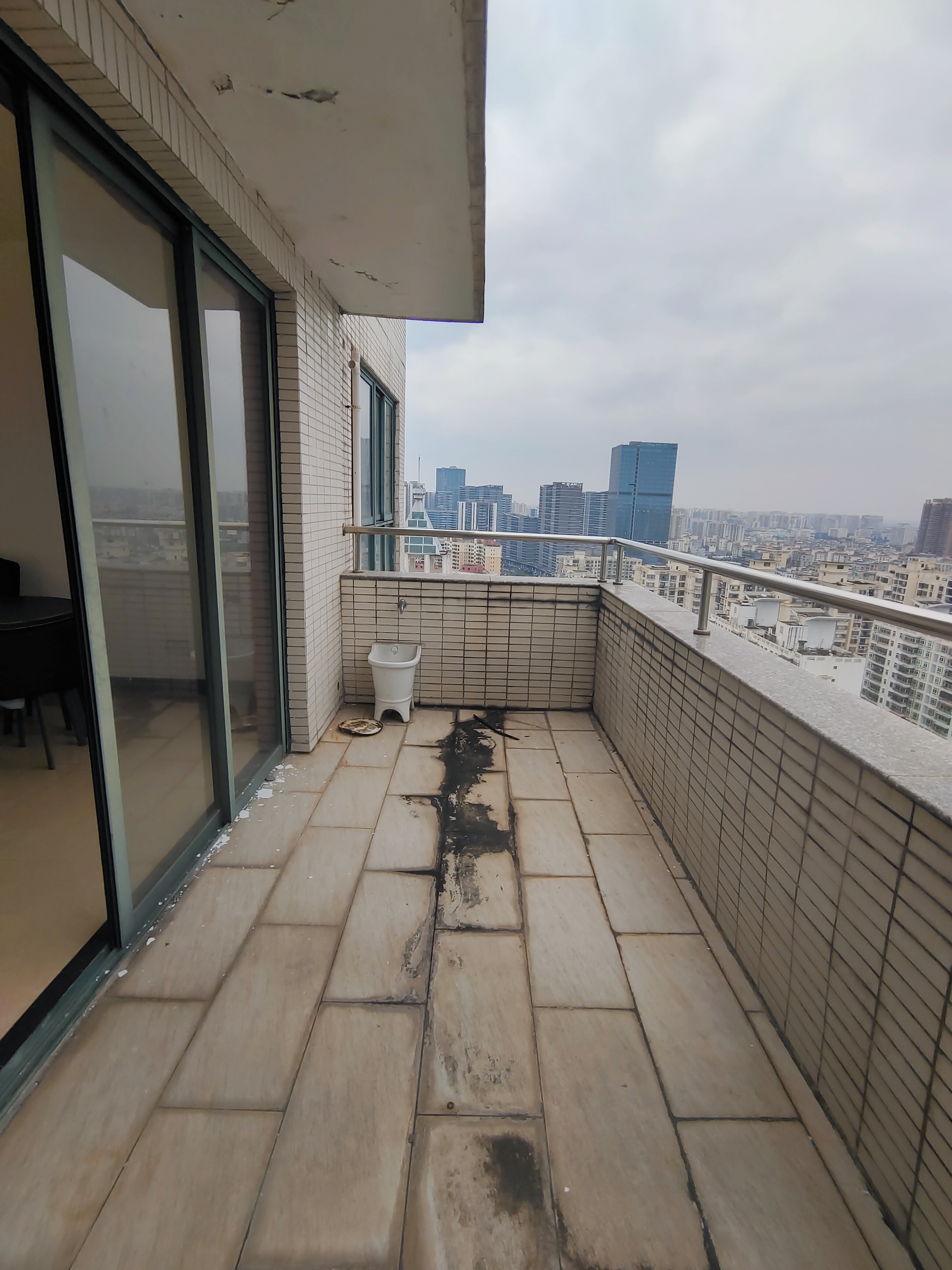 广电家园小区(南沙路) 6室2厅3卫 7000.0元/月 广电家园小区(南沙路) 6室2厅3卫 7000.0元/月室内图