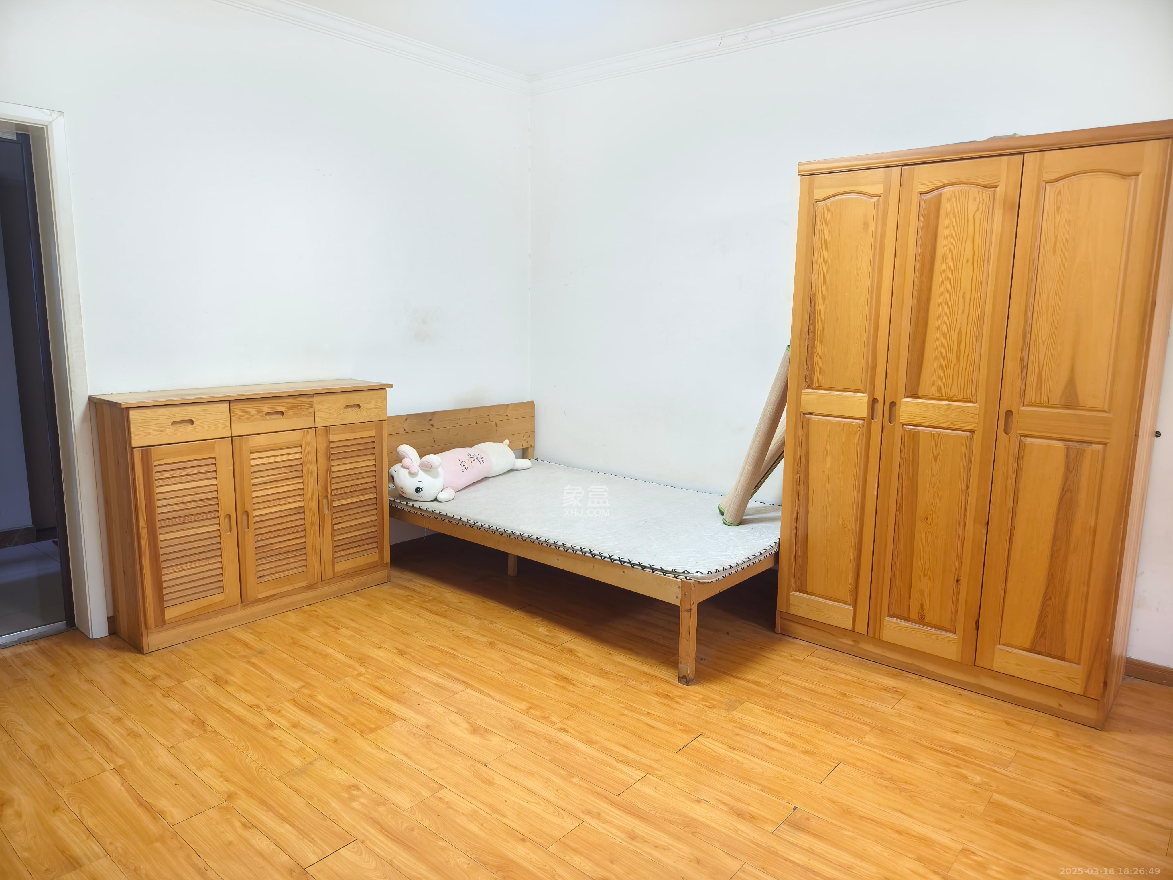 兰亭湾畔 3室2厅2卫 2500.0元/月 兰亭湾畔 3室2厅2卫 2500.0元/月室内图