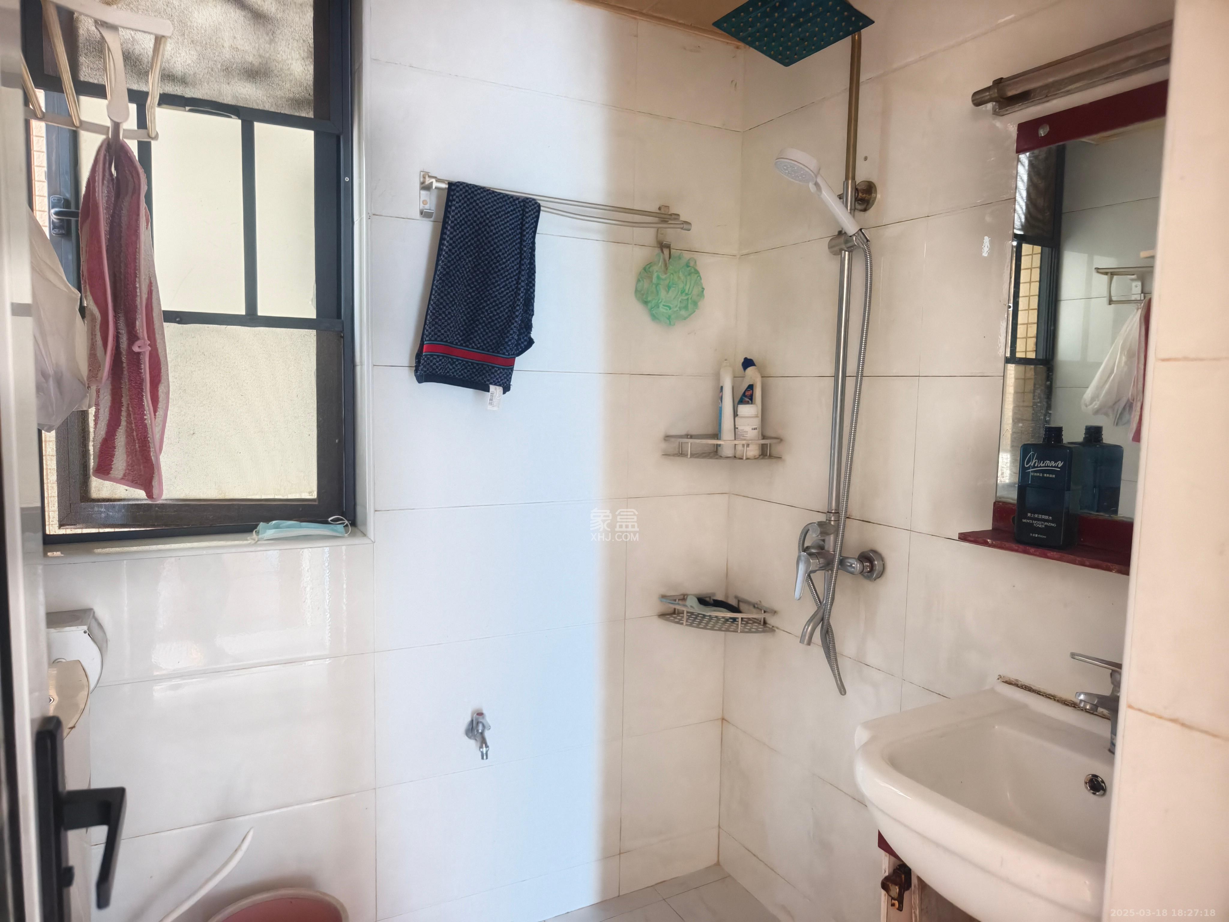 兰亭湾畔 3室2厅2卫 2500.0元/月 兰亭湾畔 3室2厅2卫 2500.0元/月室内图