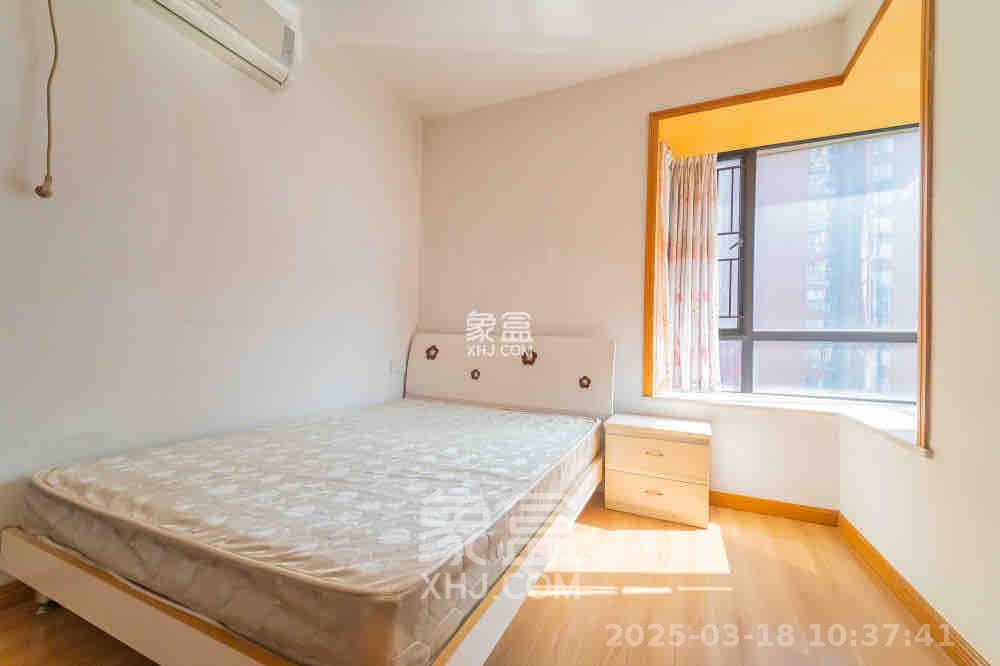 华润凤凰城一期 2室2厅1卫 1800.0元/月 华润凤凰城一期 2室2厅1卫 1800.0元/月室内图