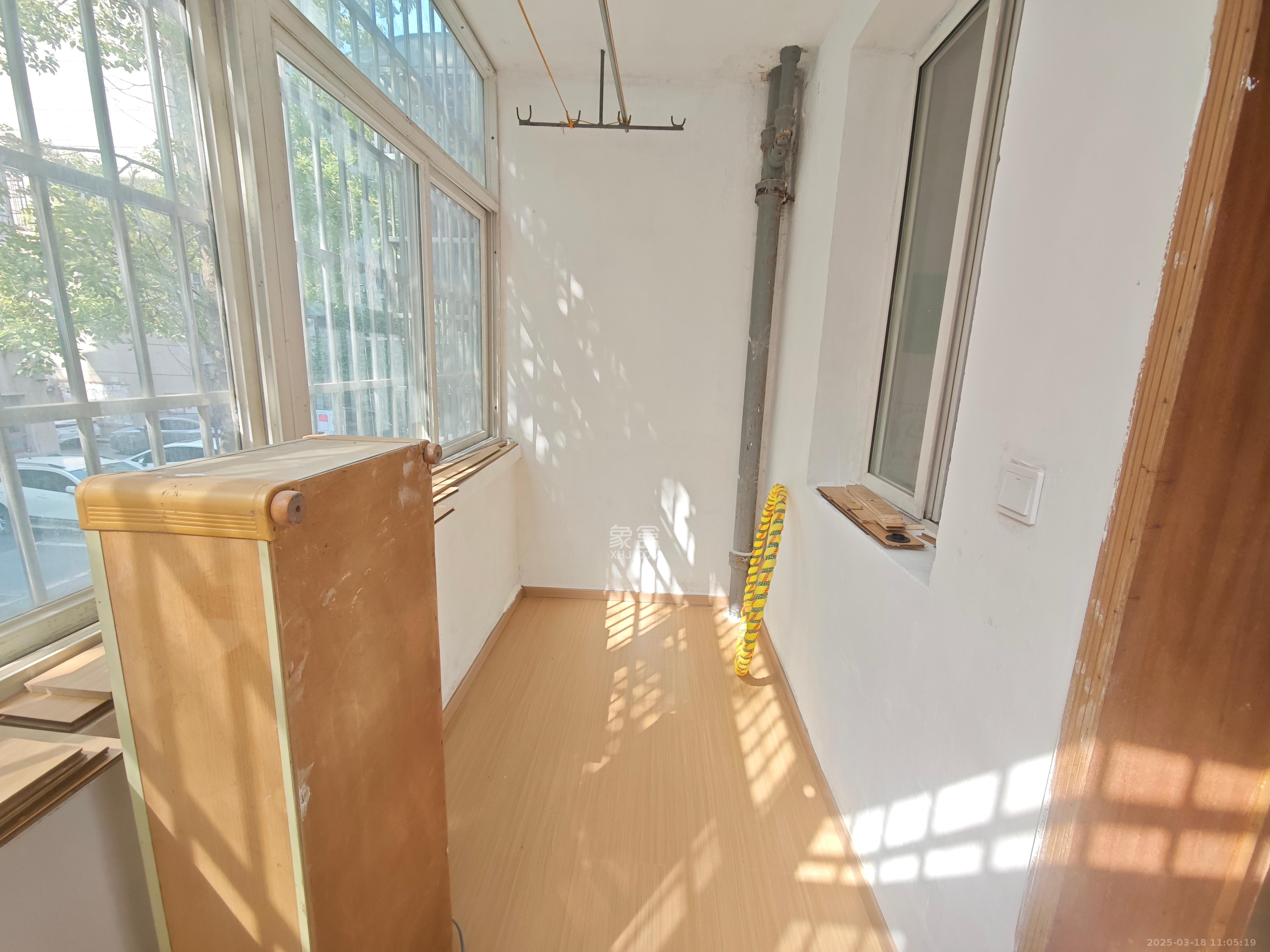 蒋家垅社区 2室1厅1卫 1300.0元/月 蒋家垅社区 2室1厅1卫 1300.0元/月室内图