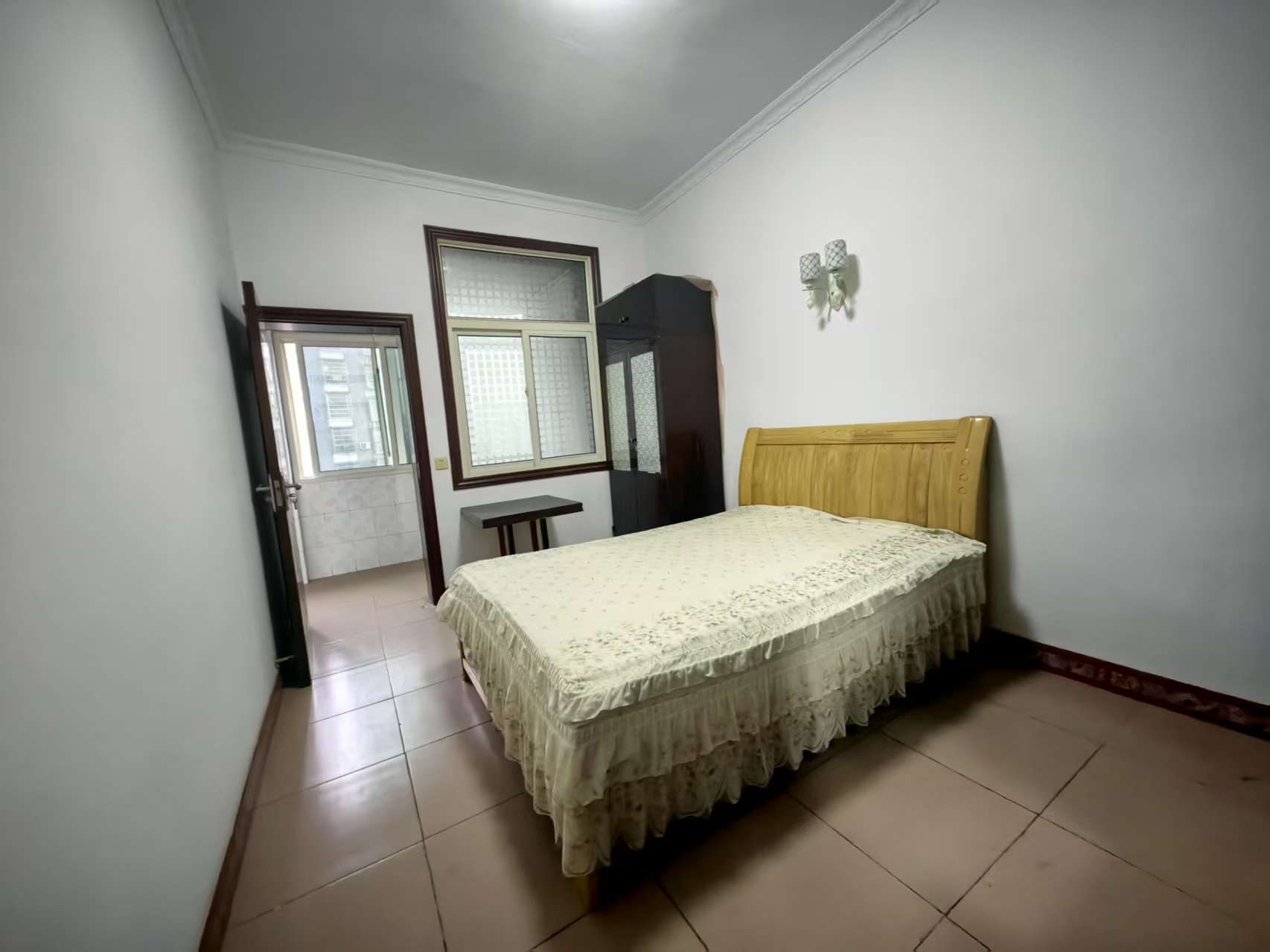 三里桥铁铺岭变电站家属楼  3室2厅1卫    800.0元/月 三里桥铁铺岭变电站家属楼  3室2厅1卫    800.0元/月室内图