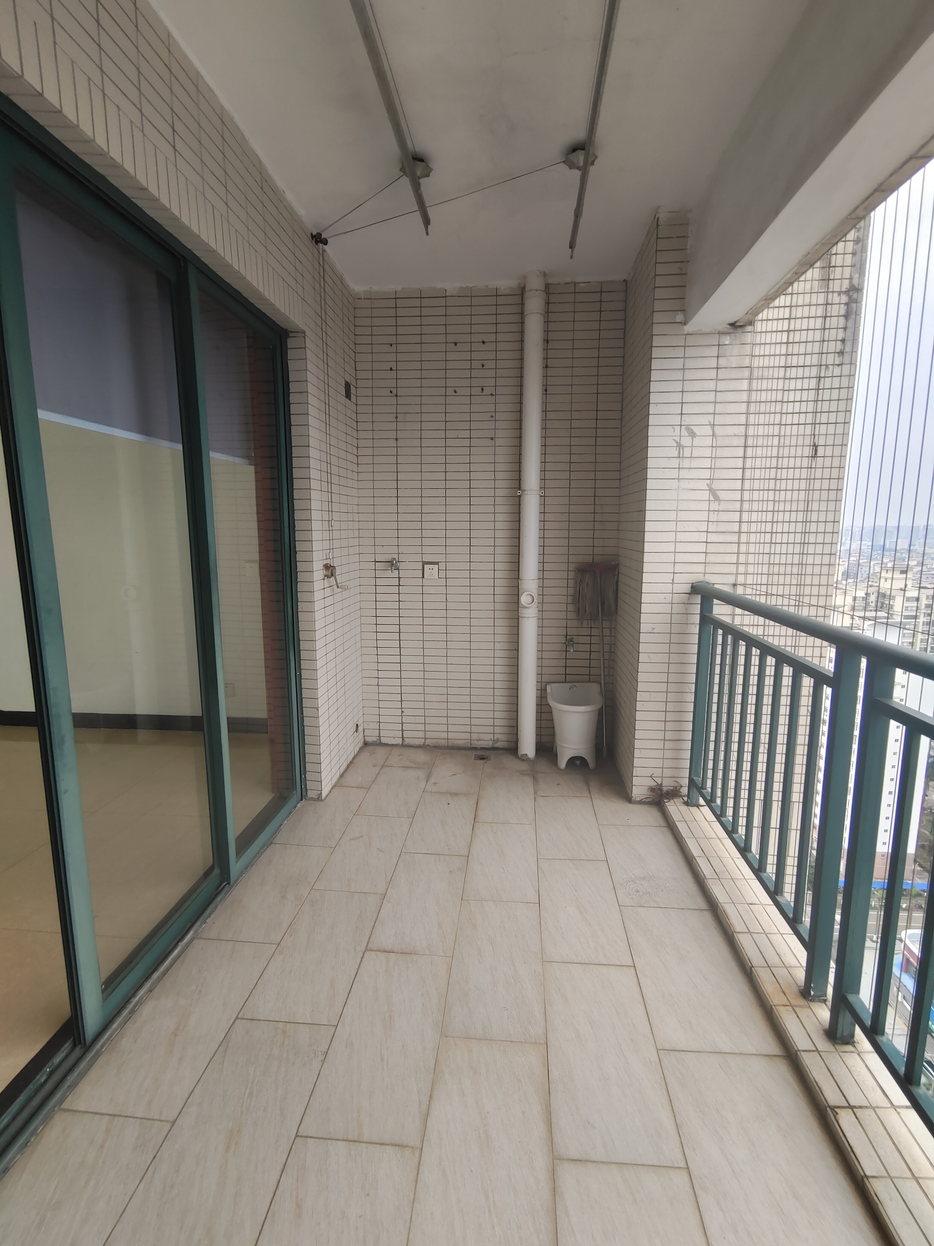 广电家园小区(南沙路) 6室2厅3卫 7000.0元/月 广电家园小区(南沙路) 6室2厅3卫 7000.0元/月室内图