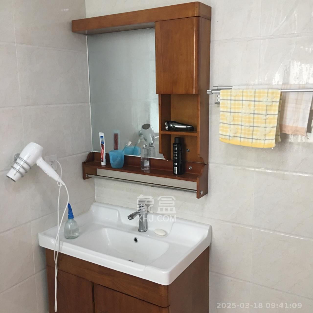 上庭苑 3室2厅2卫 2300.0元/月 上庭苑 3室2厅2卫 2300.0元/月室内图