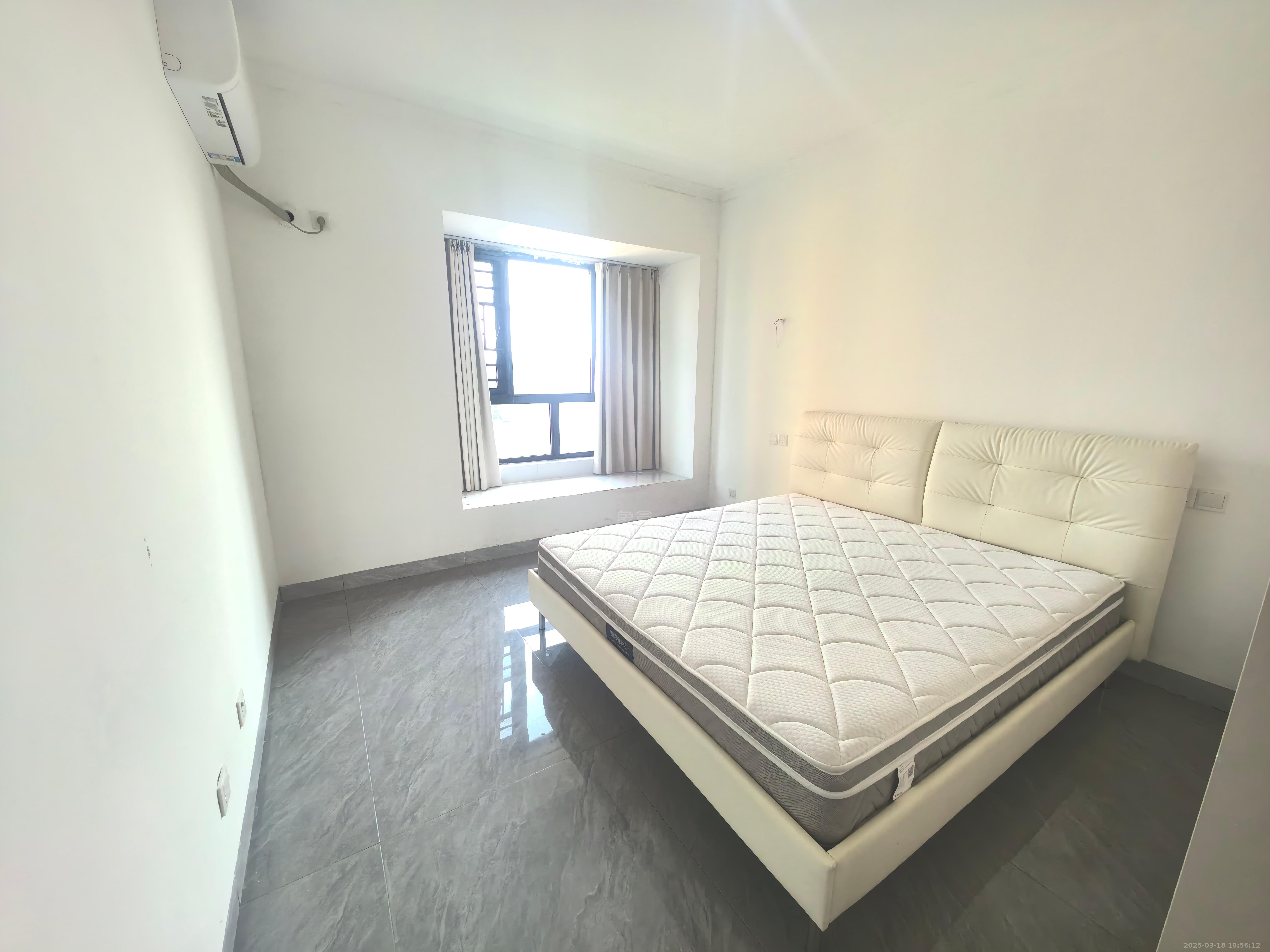 学府港湾  3室2厅2卫   1800.00元/月室内图