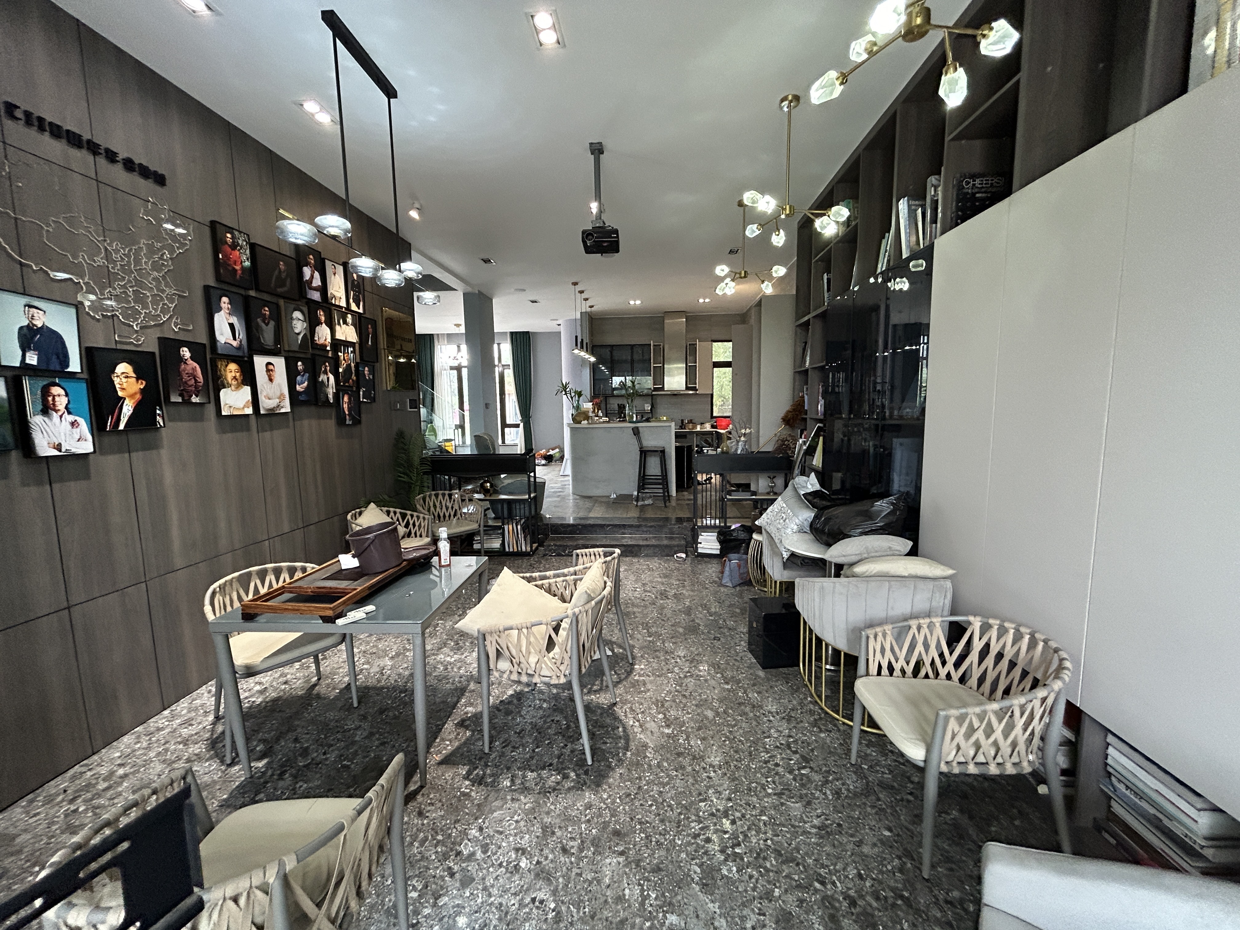 恒大海口文化旅游城 4室2厅2卫 11000.0元/月 恒大海口文化旅游城 4室2厅2卫 11000.0元/月室内图