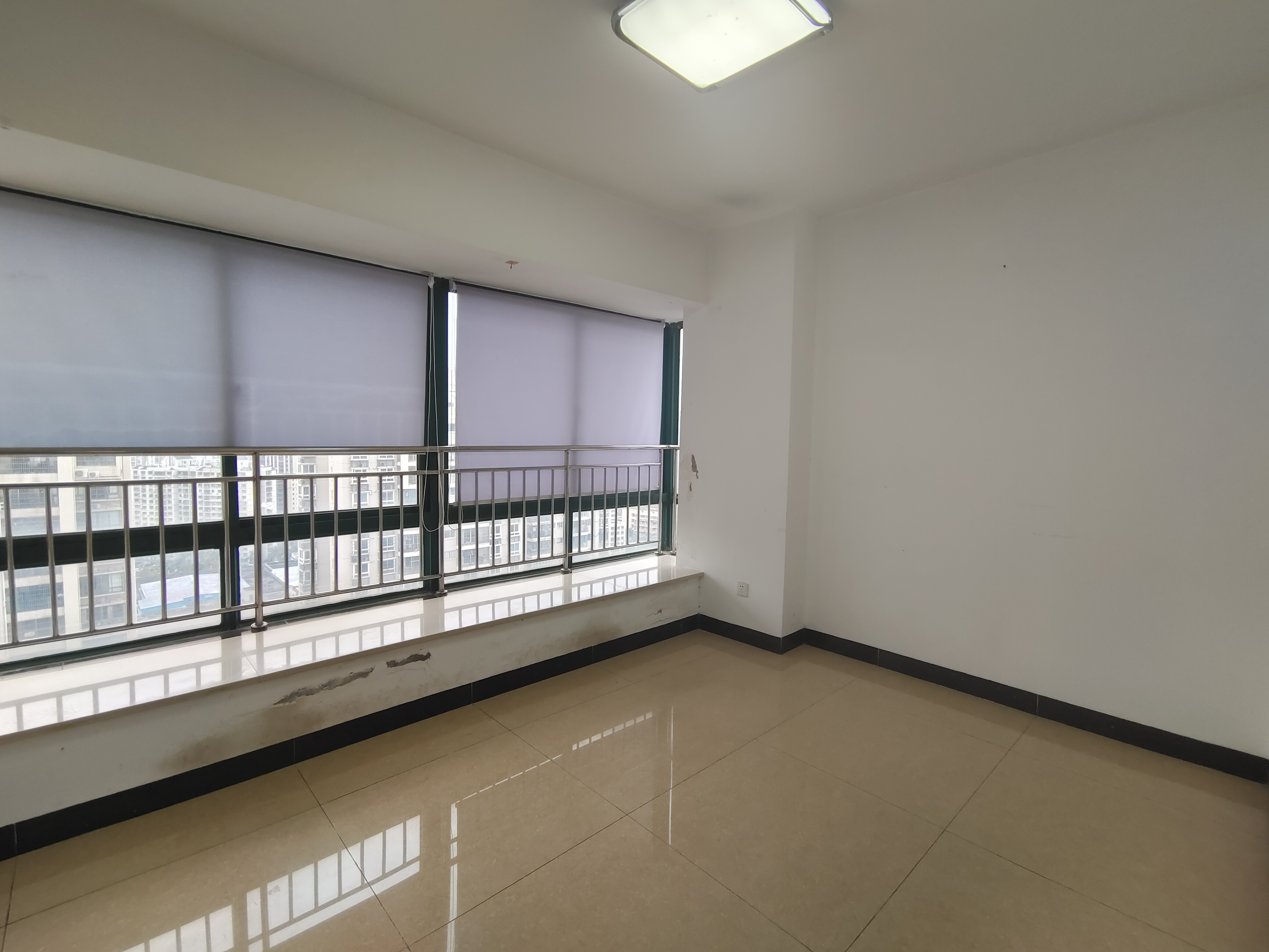 广电家园小区(南沙路) 6室2厅3卫 7000.0元/月 广电家园小区(南沙路) 6室2厅3卫 7000.0元/月室内图