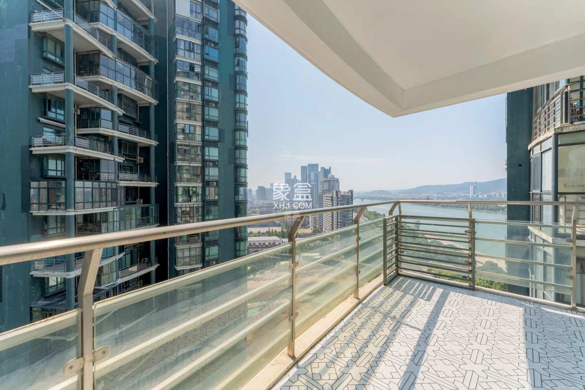 华盛新外滩 5室2厅2卫 8500.0元/月 华盛新外滩 5室2厅2卫 8500.0元/月室内图