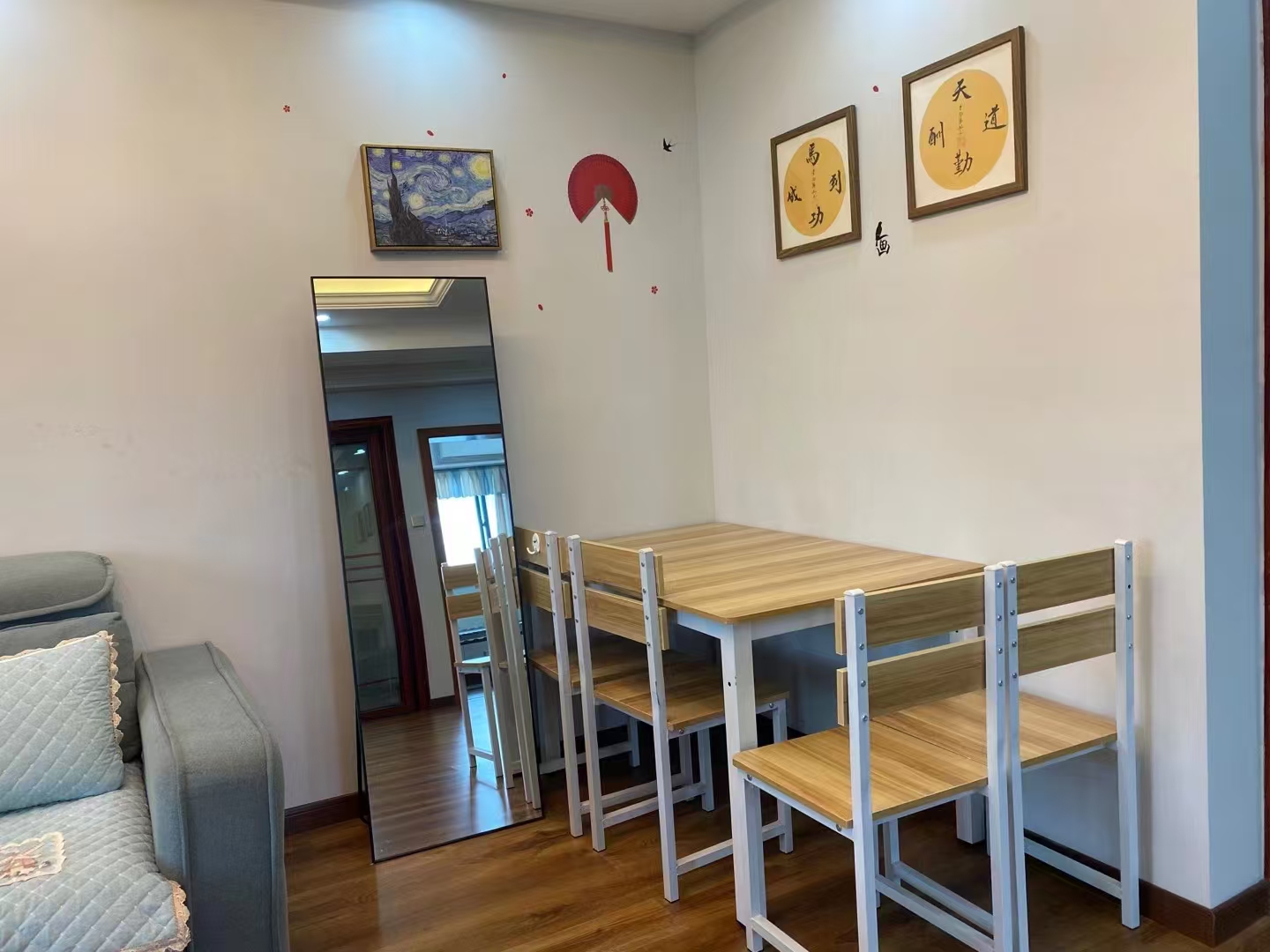 东方曼哈顿 2室2厅1卫 2200.0元/月 东方曼哈顿 2室2厅1卫 2200.0元/月室内图