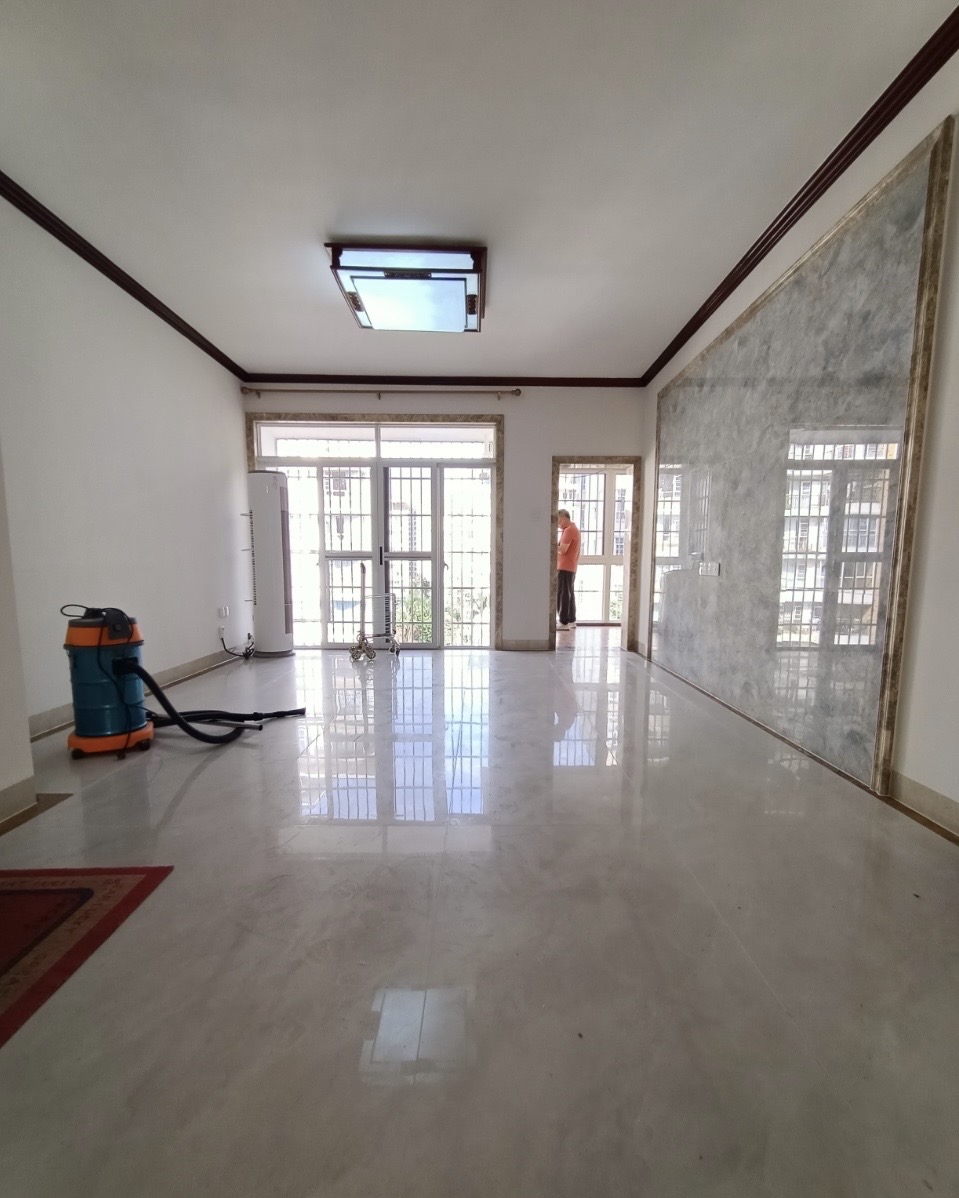 伊甸家园 4室2厅2卫 209.0万 伊甸家园 4室2厅2卫 209.0万客厅