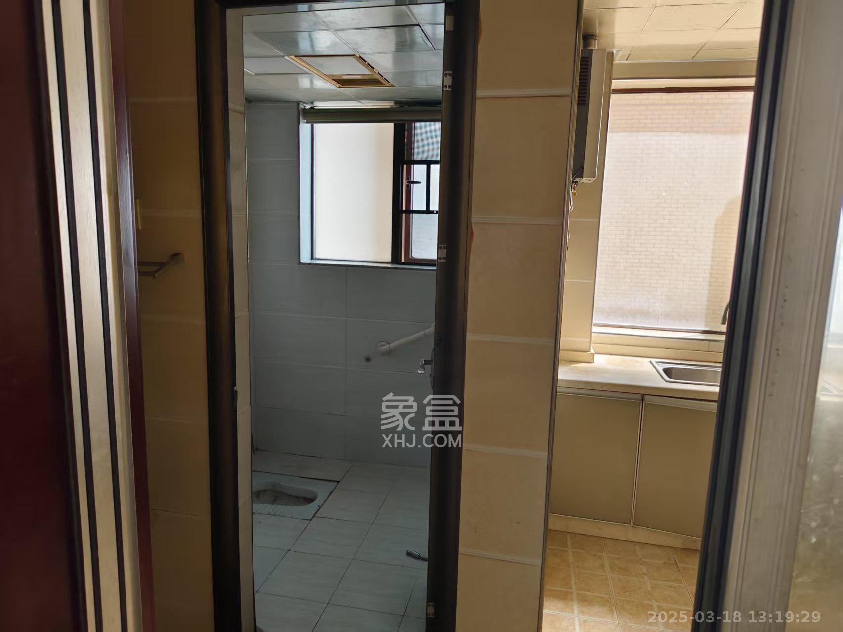 工贸大厦  3室2厅1卫   2500.00元/月室内图