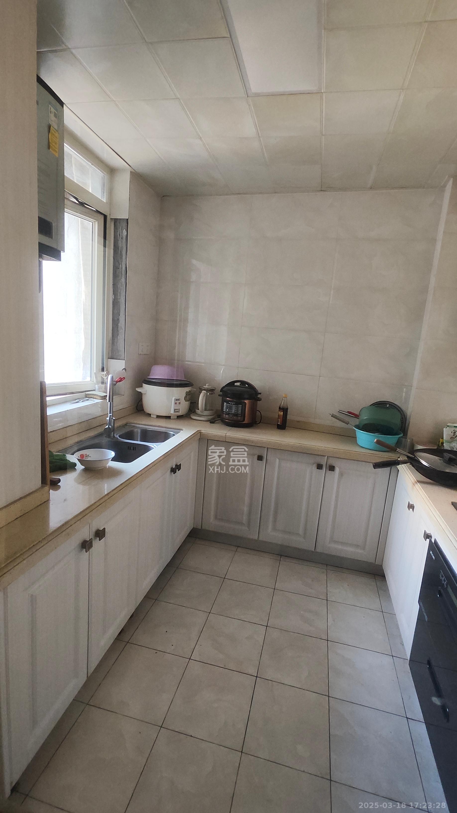 北辰定江洋 3室2厅2卫 10000.0元/月 北辰定江洋 3室2厅2卫 10000.0元/月室内图