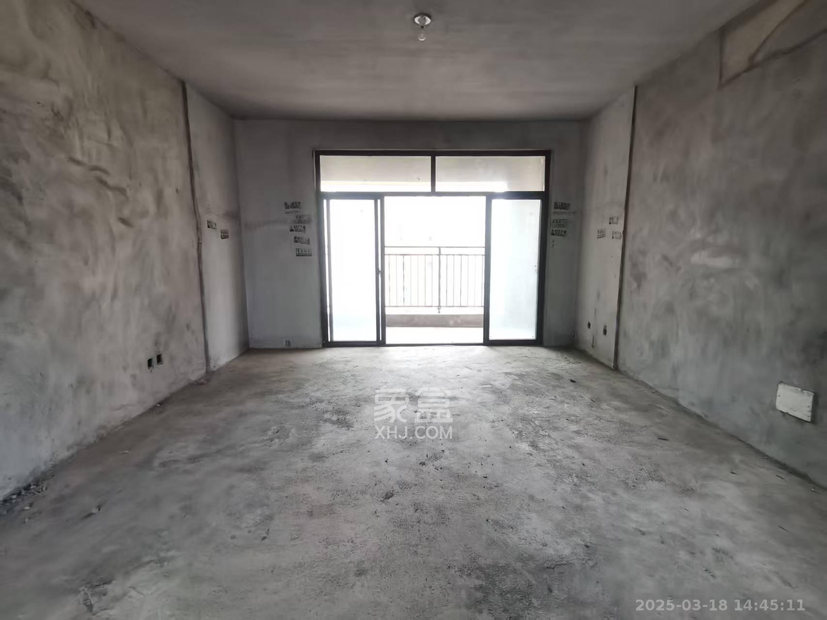 天元美居乐 5室2厅2卫 72.0万 天元美居乐 5室2厅2卫 72.0万客厅