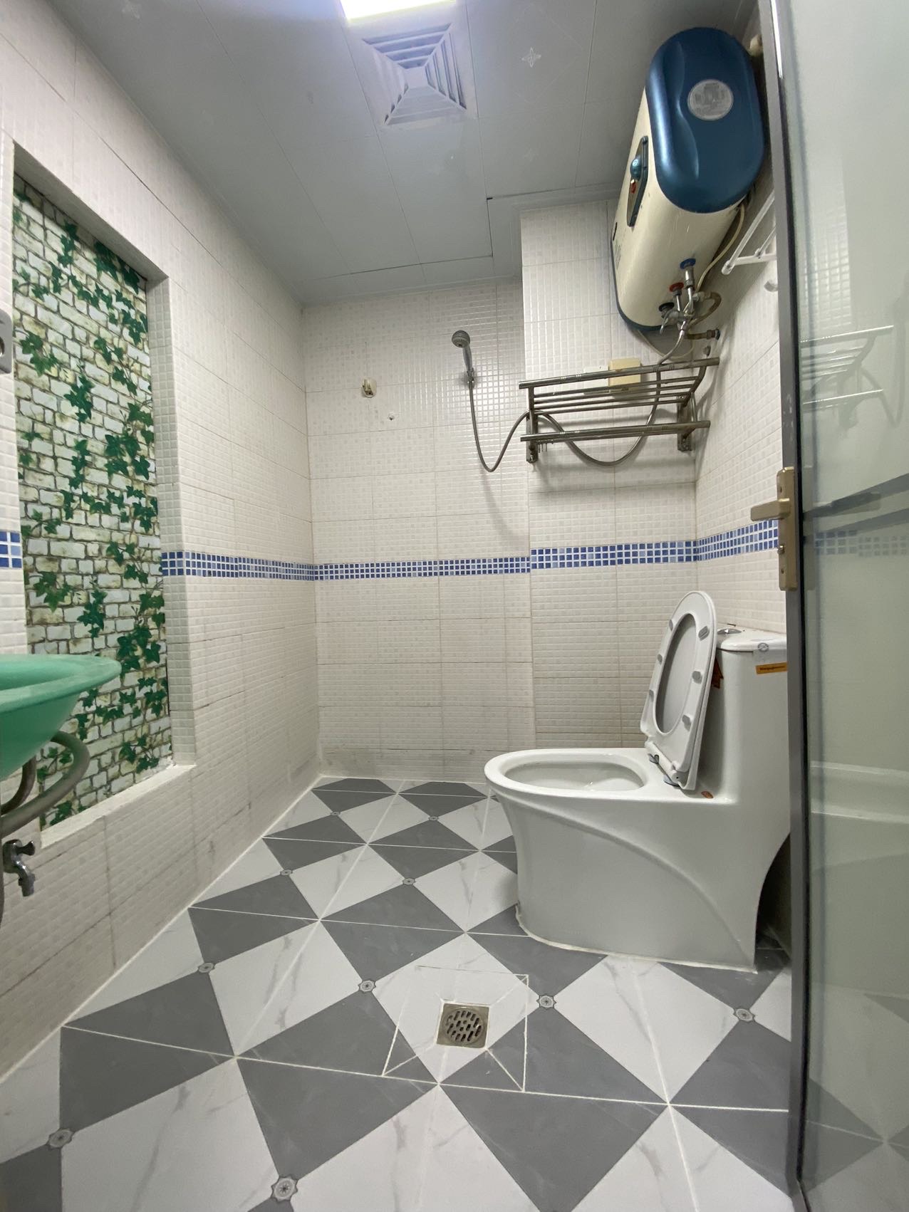 飞龙公寓 1室1厅1卫 41.0万 飞龙公寓 1室1厅1卫 41.0万客厅