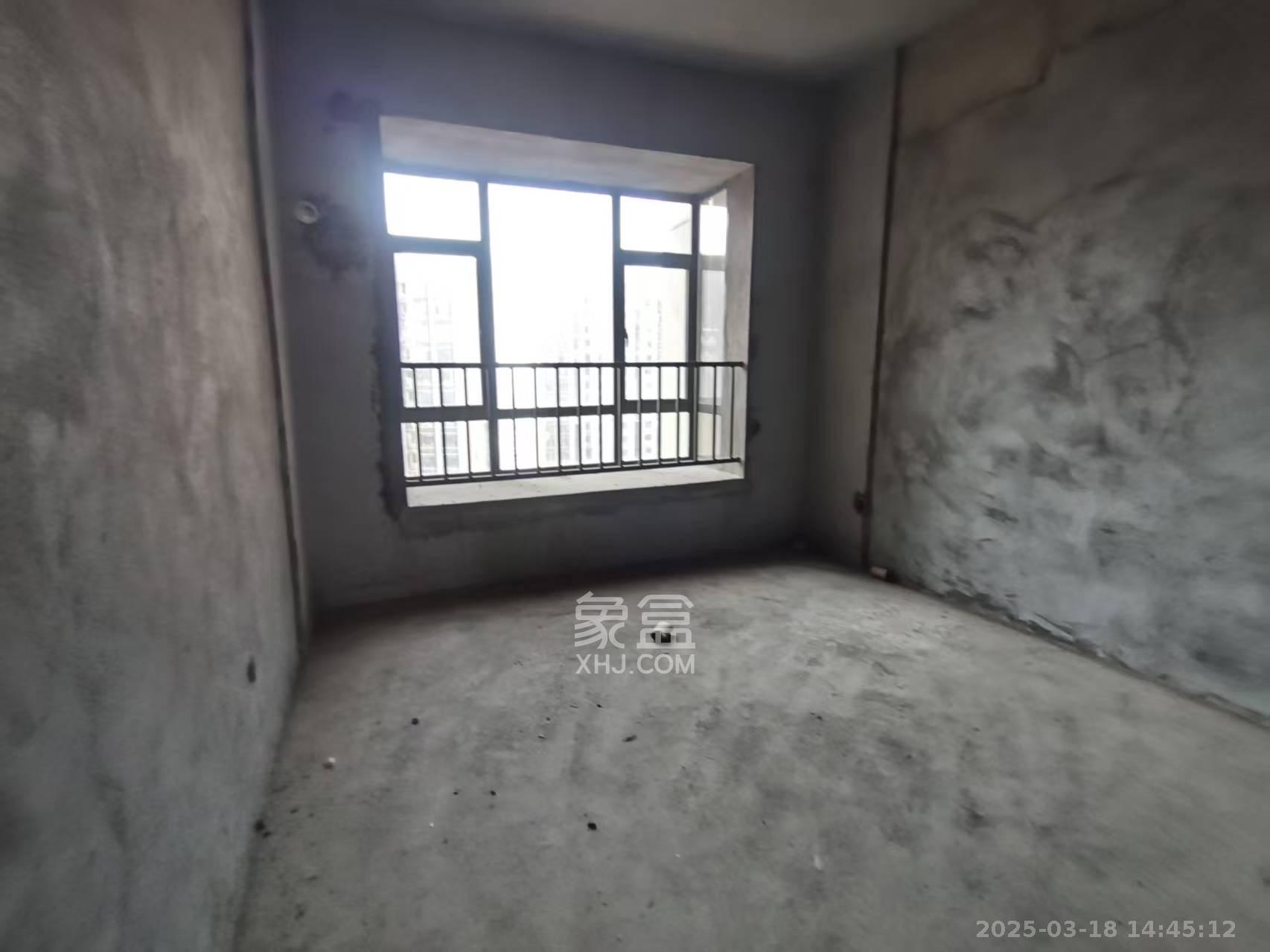 天元美居乐 5室2厅2卫 72.0万 天元美居乐 5室2厅2卫 72.0万客厅