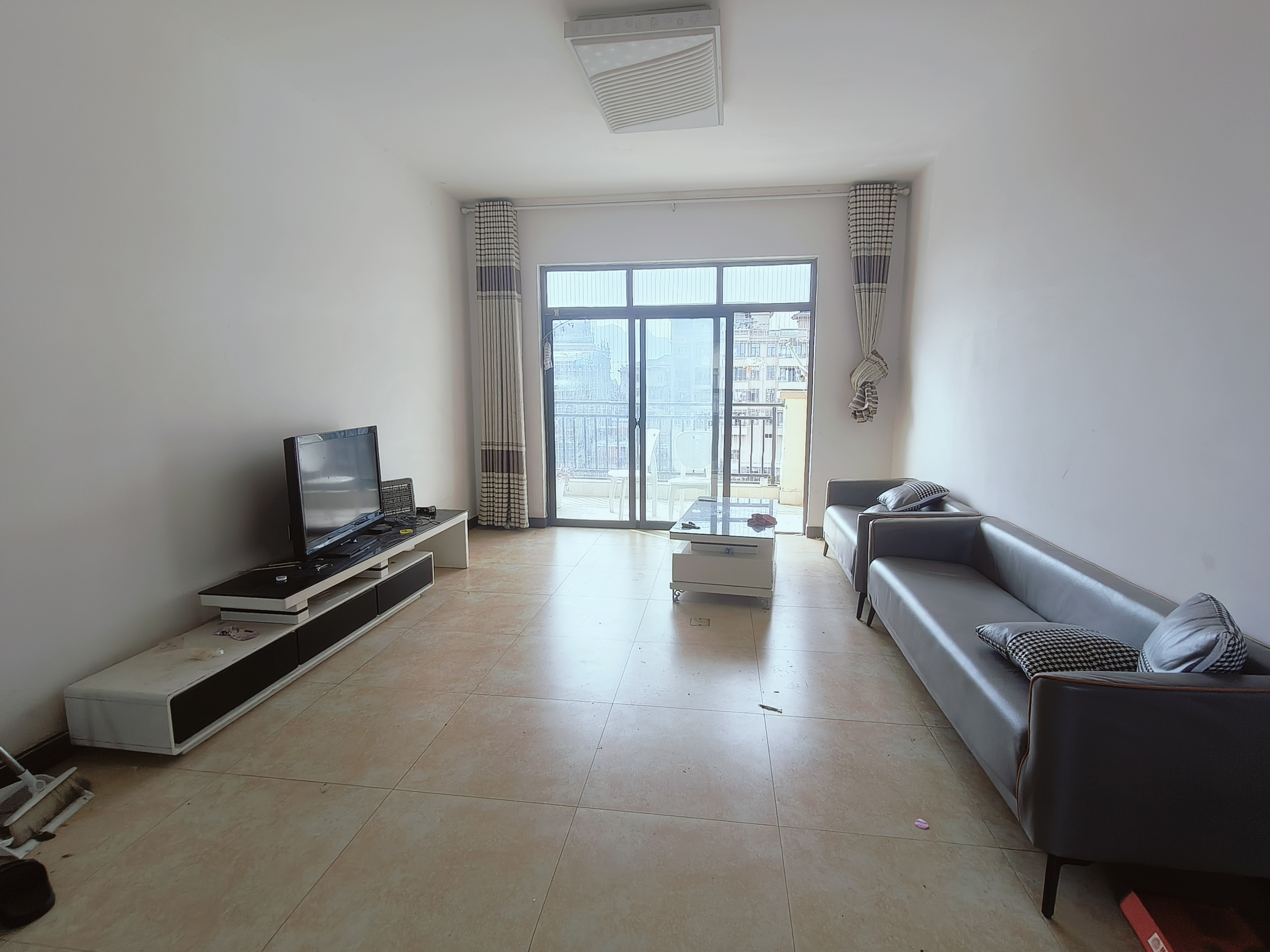 天门壹号  4室2厅2卫    1600.0元/月 天门壹号  4室2厅2卫    1600.0元/月室内图