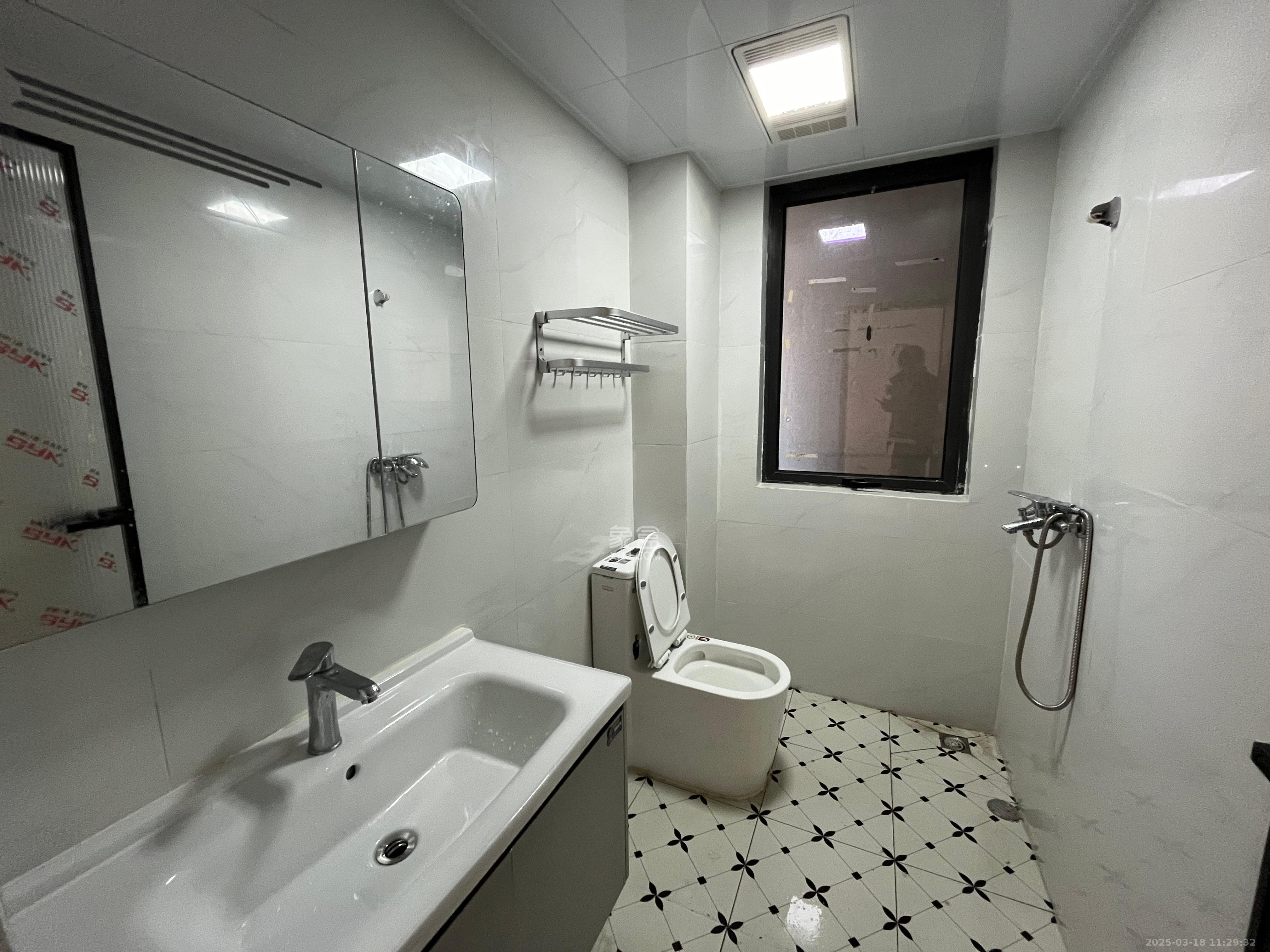 明昇壹城(明昇时代广场)一期 3室2厅1卫 2800.0元/月 明昇壹城(明昇时代广场)一期 3室2厅1卫 2800.0元/月室内图