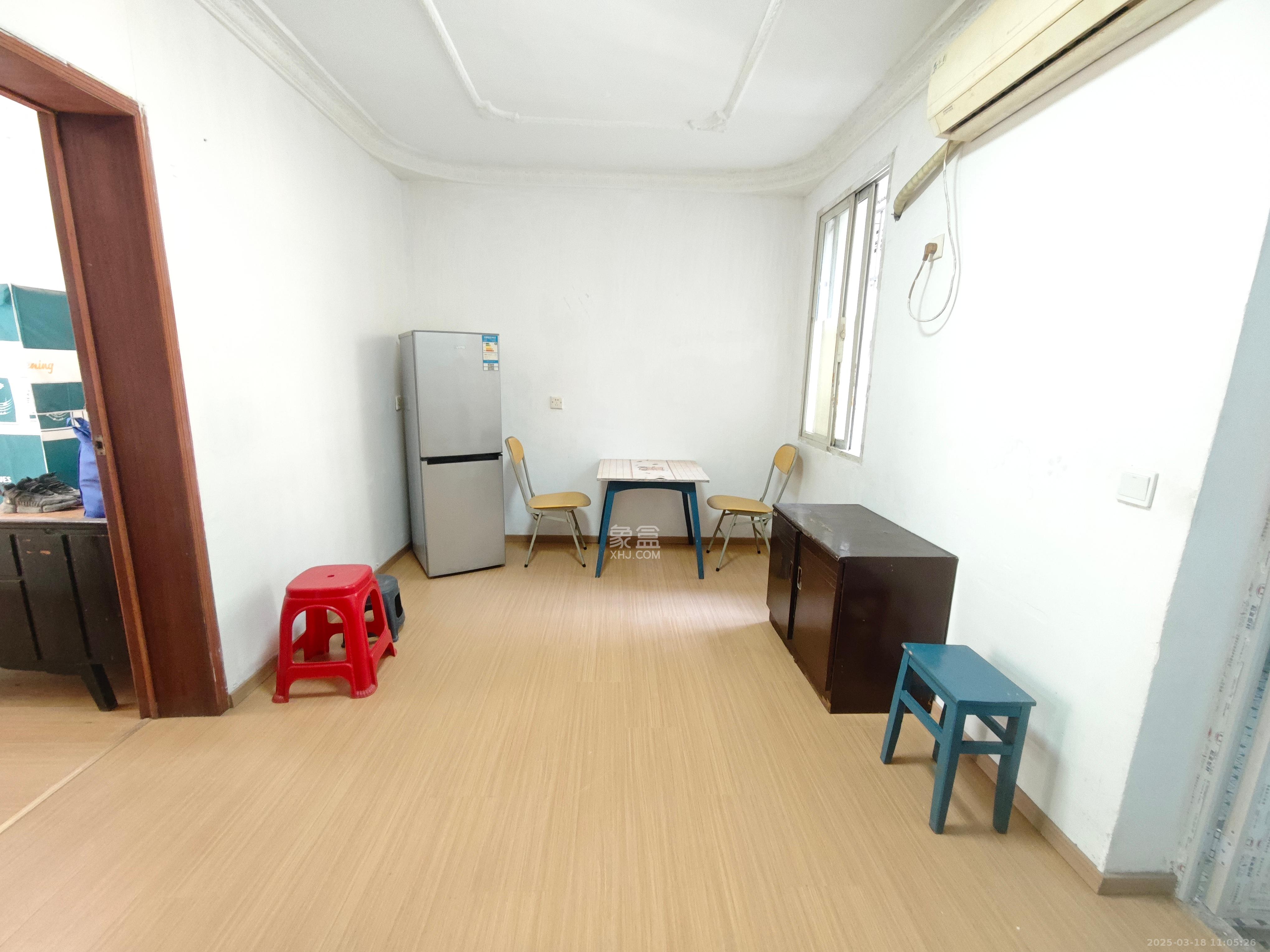 蒋家垅社区 2室1厅1卫 1300.0元/月 蒋家垅社区 2室1厅1卫 1300.0元/月室内图