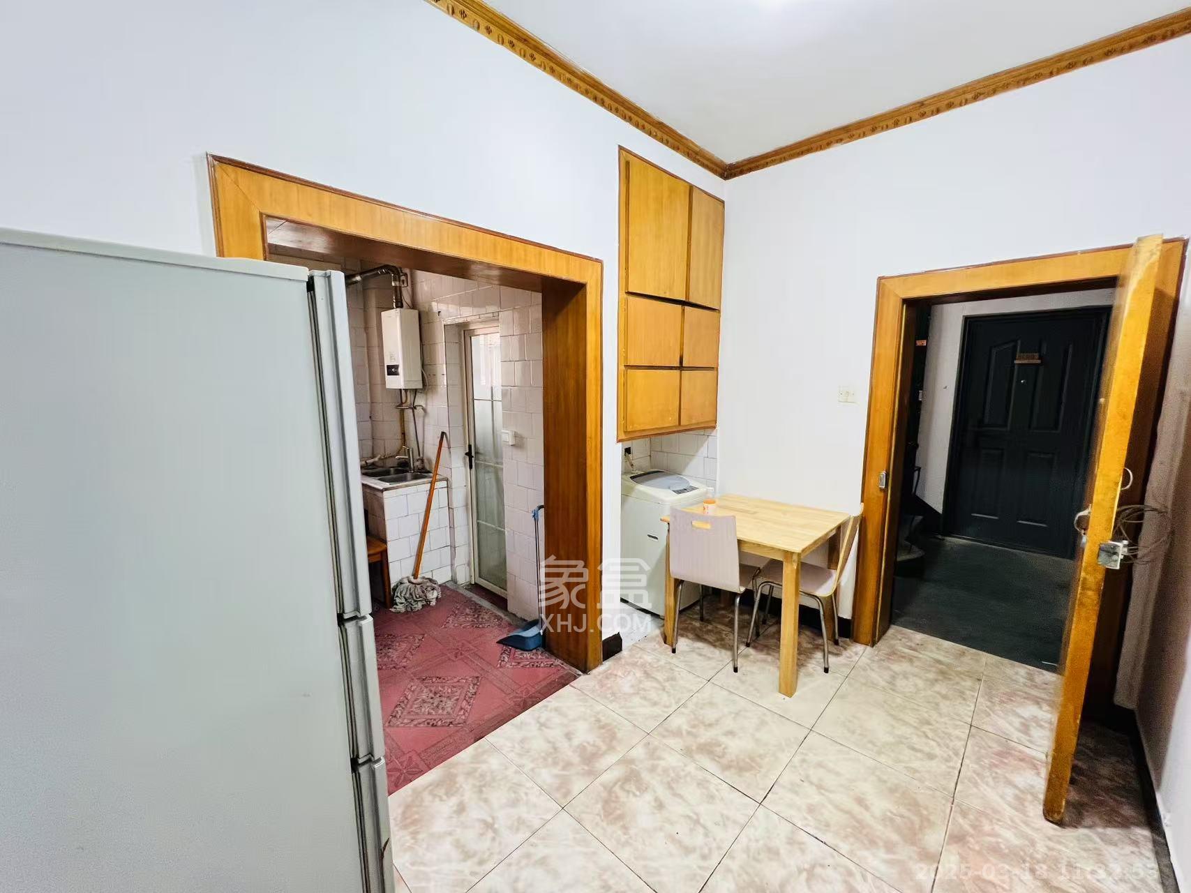 湖南省演出公司宿舍(怡长街) 2室1厅1卫 2500.0元/月 湖南省演出公司宿舍(怡长街) 2室1厅1卫 2500.0元/月室内图