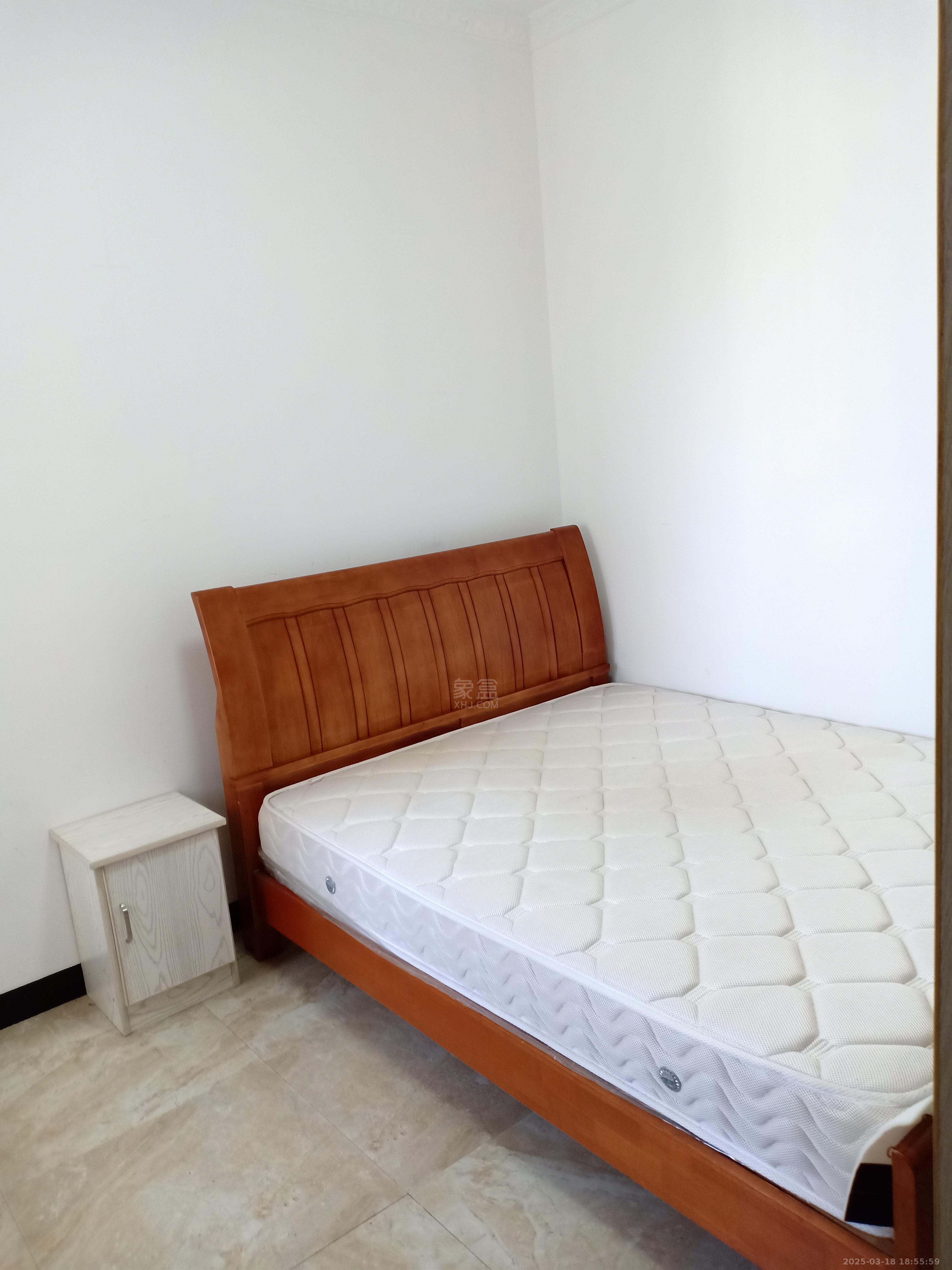 美的城三期 3室2厅1卫 1800.0元/月 美的城三期 3室2厅1卫 1800.0元/月室内图