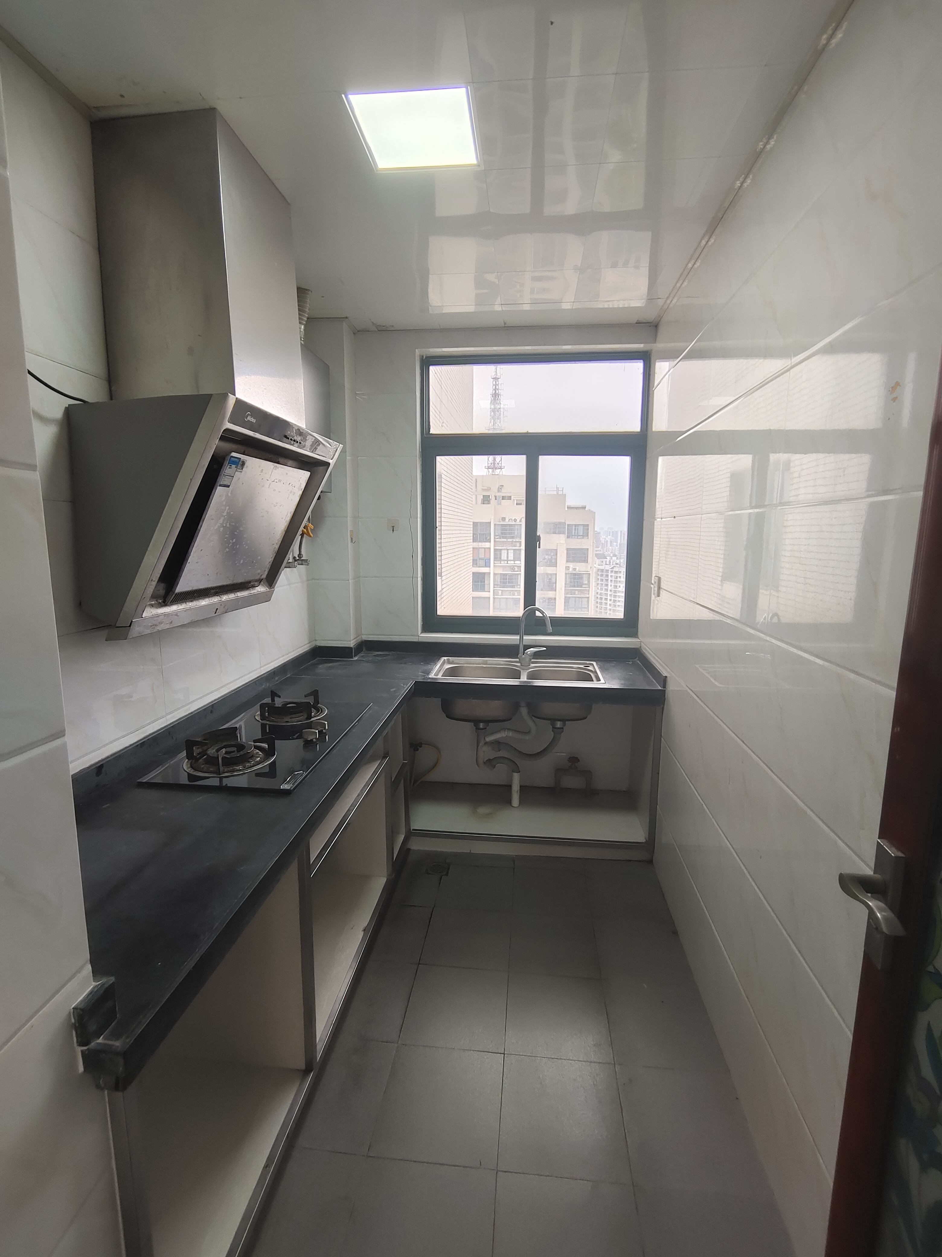 广电家园小区(南沙路) 6室2厅3卫 7000.0元/月 广电家园小区(南沙路) 6室2厅3卫 7000.0元/月室内图