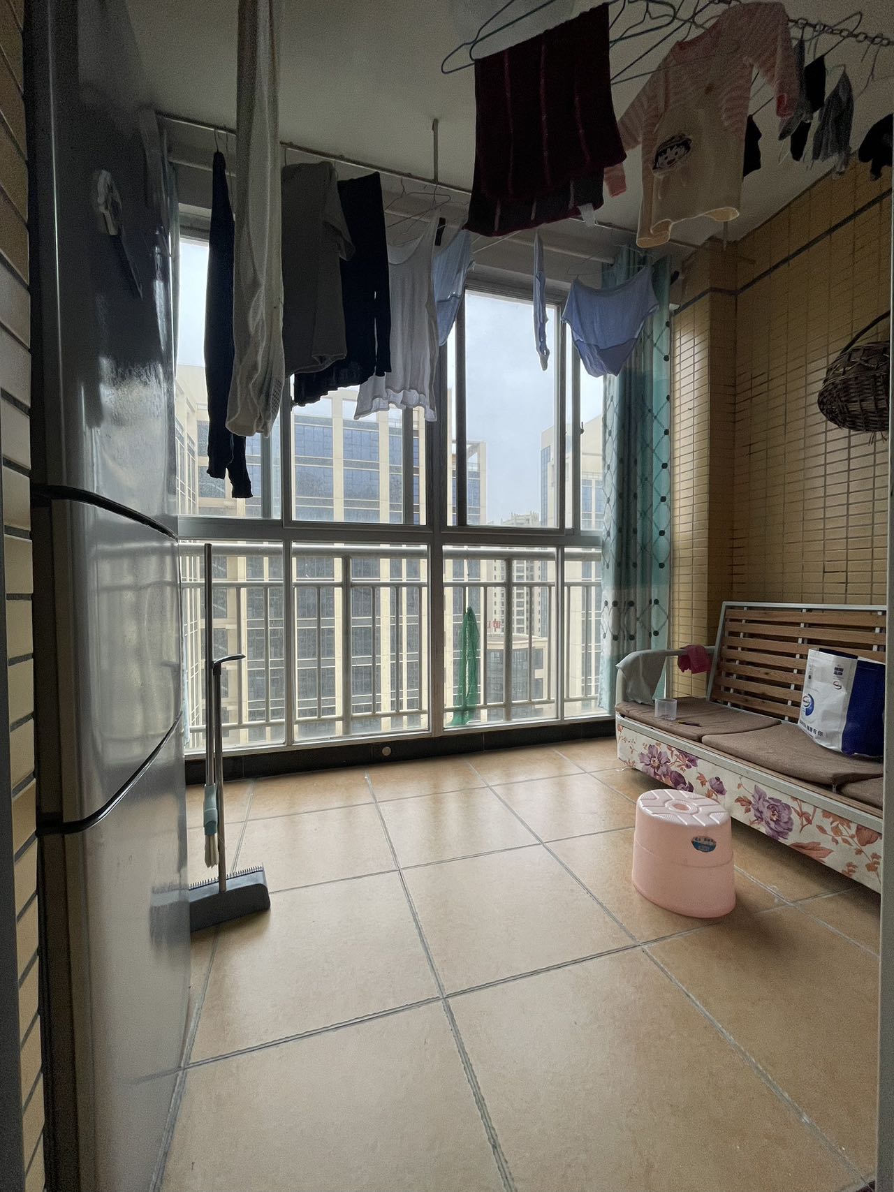 滨江度假城 1室1厅1卫 59.0万 滨江度假城 1室1厅1卫 59.0万客厅