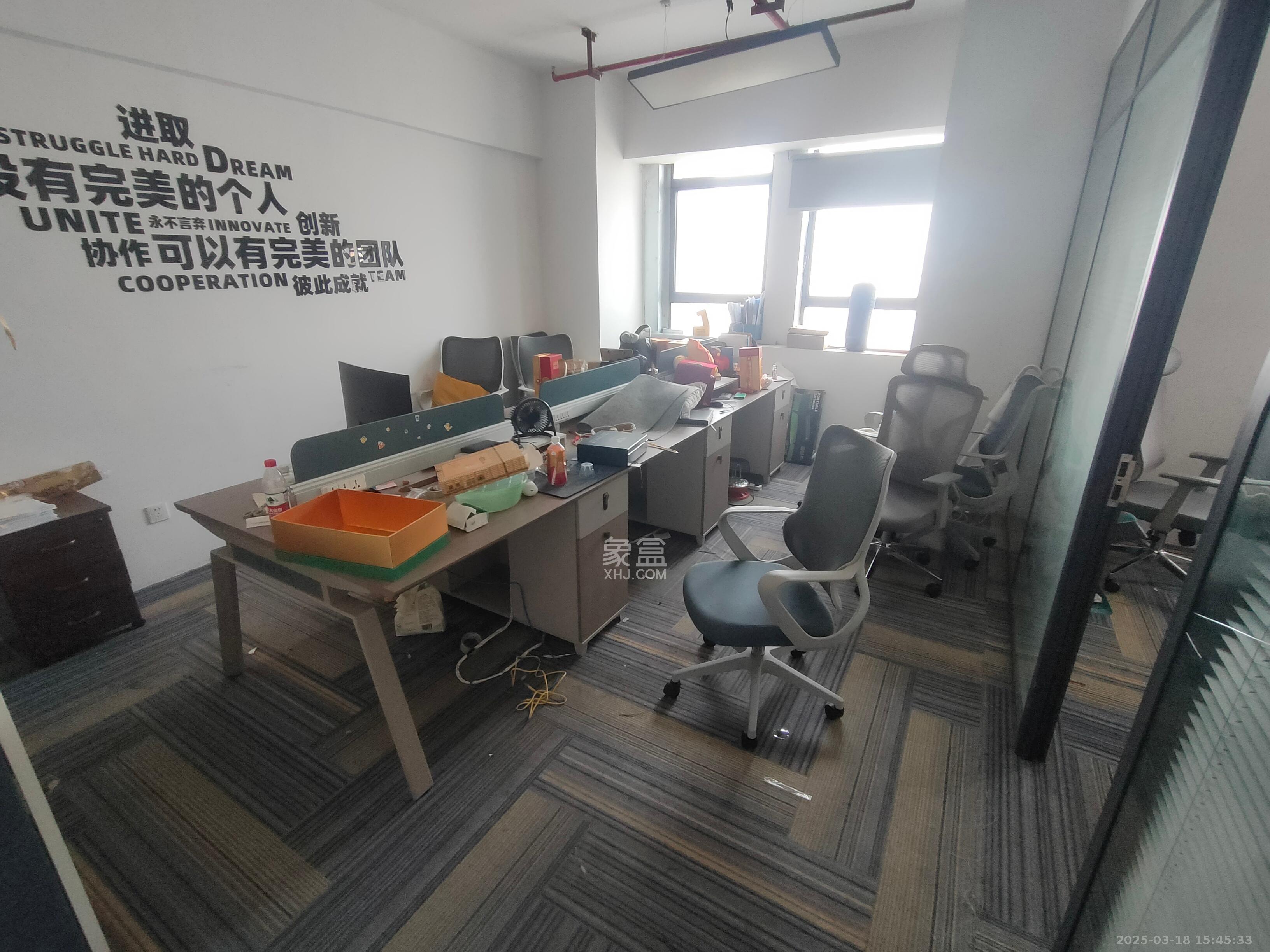 五峰国际  1室0厅1卫   2500.00元/月室内图