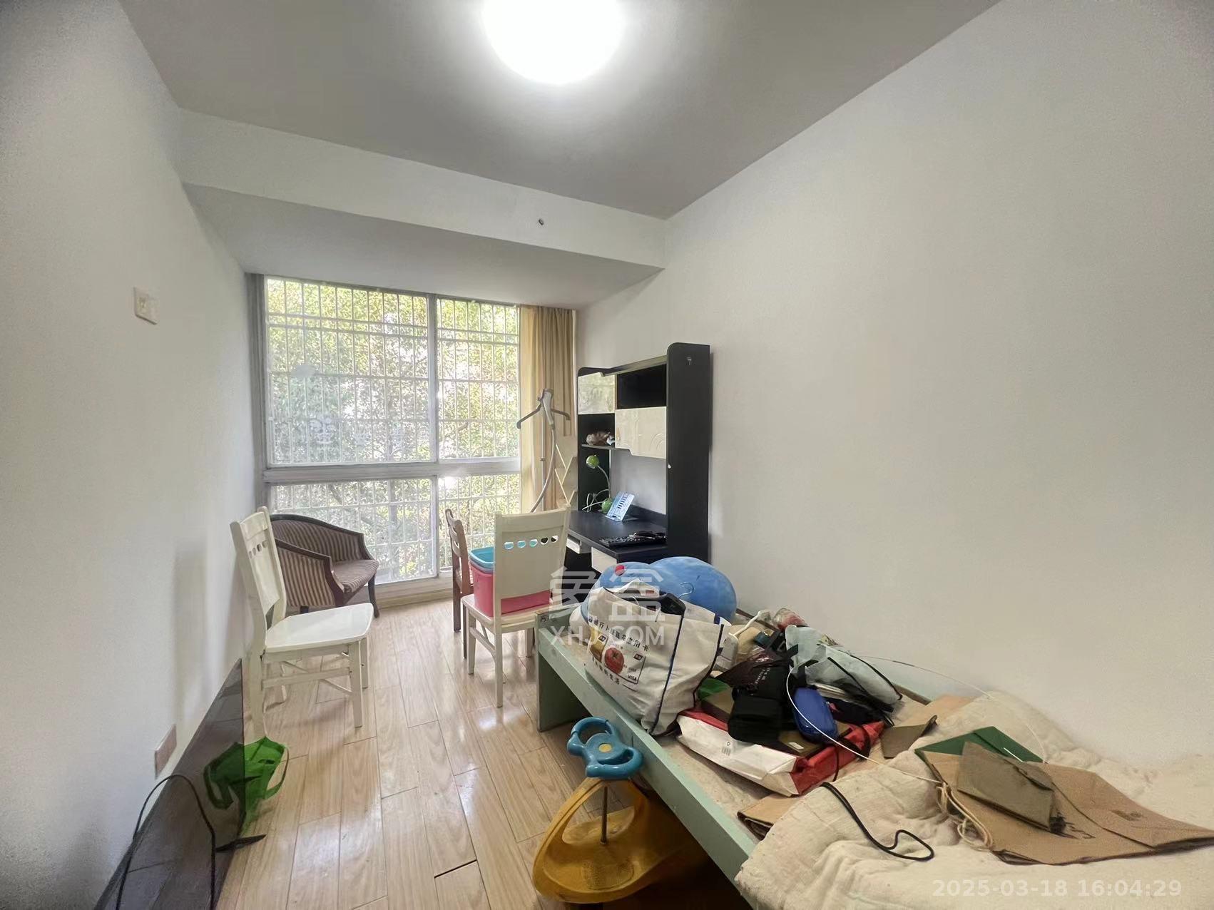 湘瑞家園  3室2廳1衛(wèi)   1400.00元/月室內(nèi)圖