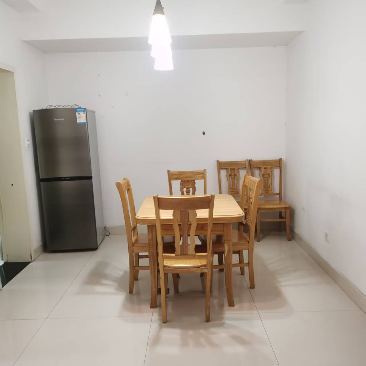 金鸿佳园  2室2厅1卫    1000.0元/月 金鸿佳园  2室2厅1卫    1000.0元/月室内图