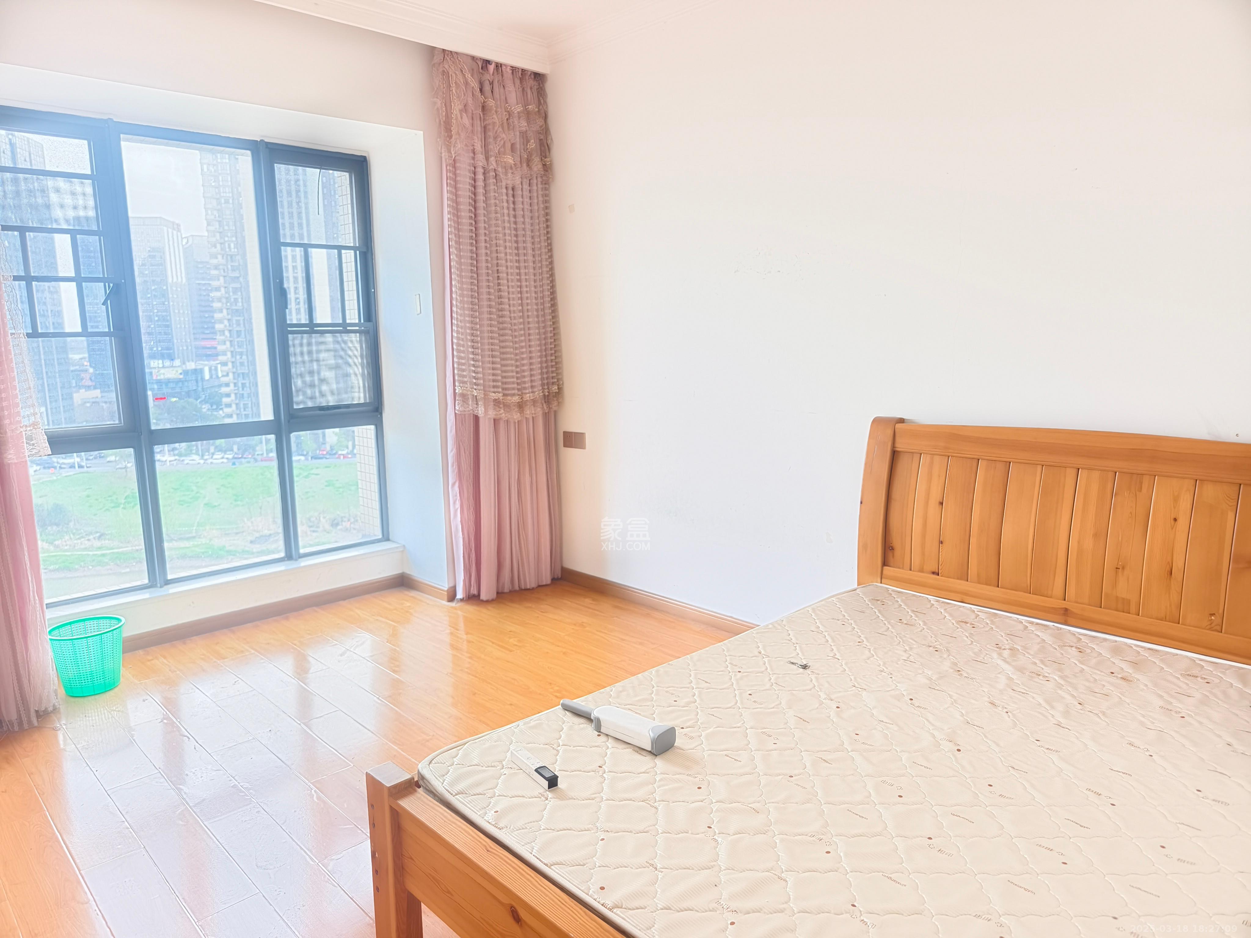 兰亭湾畔 3室2厅2卫 2500.0元/月 兰亭湾畔 3室2厅2卫 2500.0元/月室内图