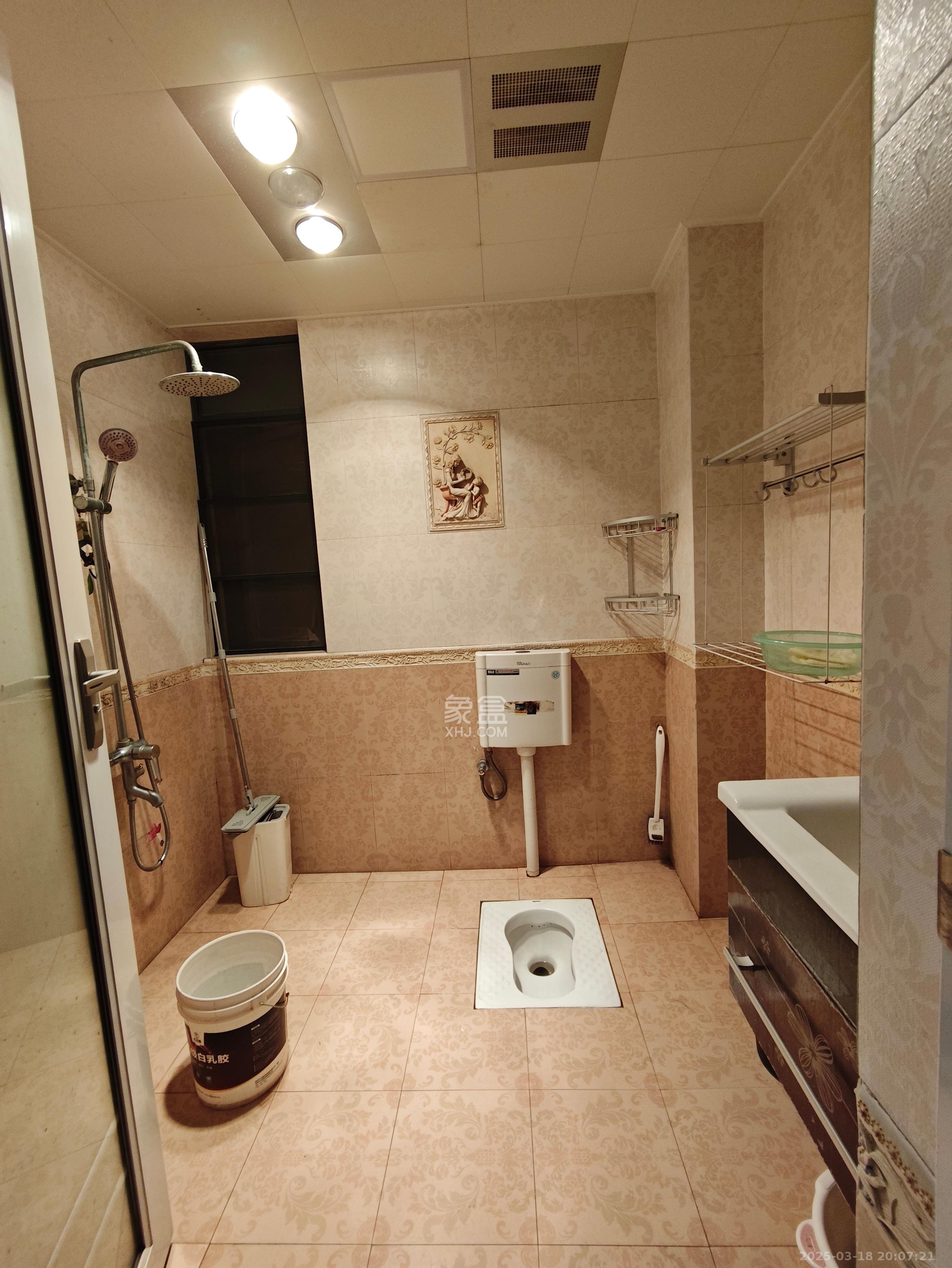 中国铁建国际城一期 2室2厅1卫 1400.0元/月 中国铁建国际城一期 2室2厅1卫 1400.0元/月室内图