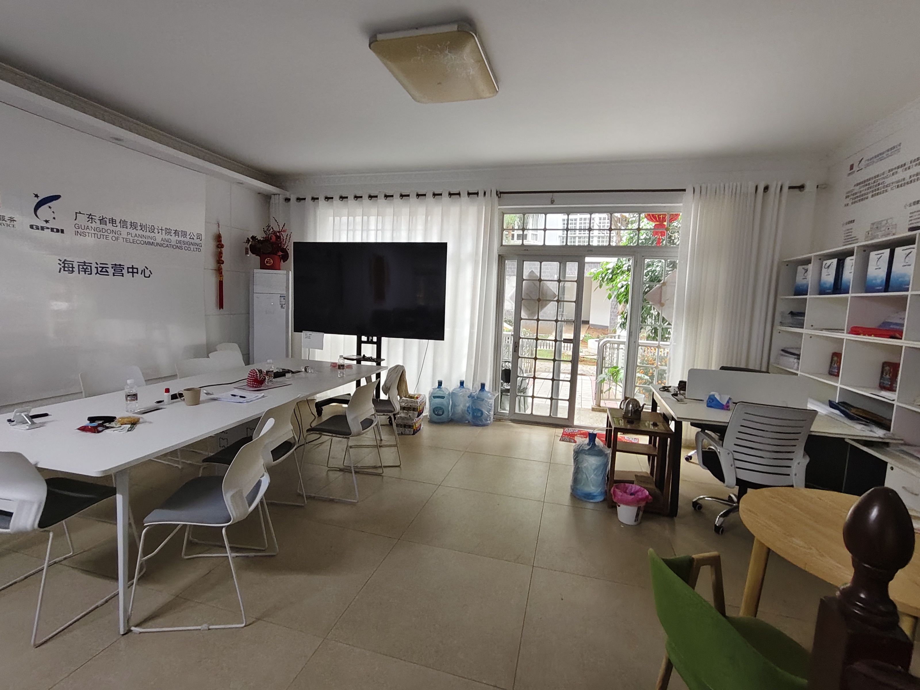 金盘雅苑 5室2厅3卫 330.0万 金盘雅苑 5室2厅3卫 330.0万客厅