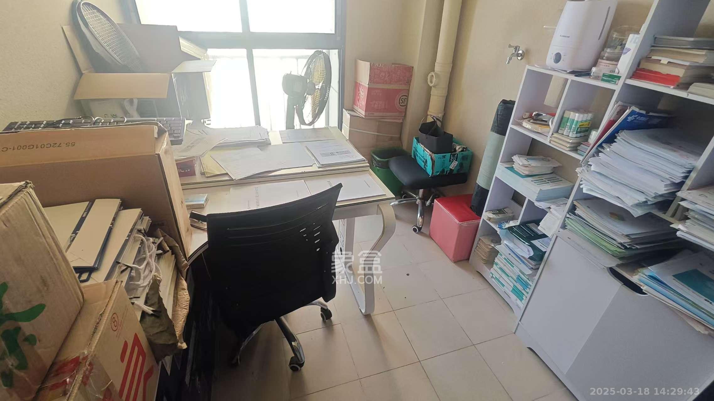 荣泰广场 1室1厅1卫 2400.0元/月 荣泰广场 1室1厅1卫 2400.0元/月室内图