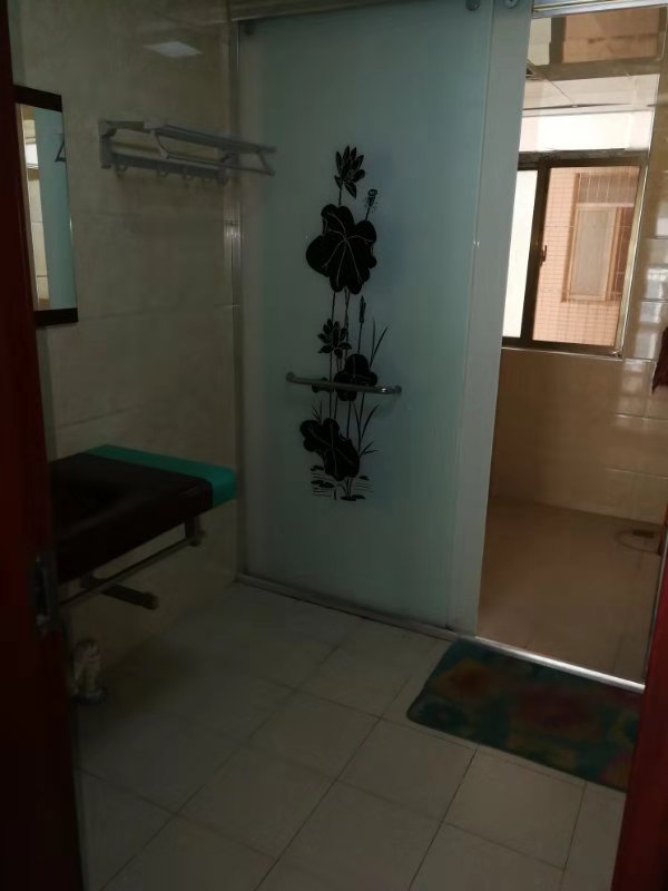 金园小区  4室2厅2卫    2200.0元/月 金园小区  4室2厅2卫    2200.0元/月室内图