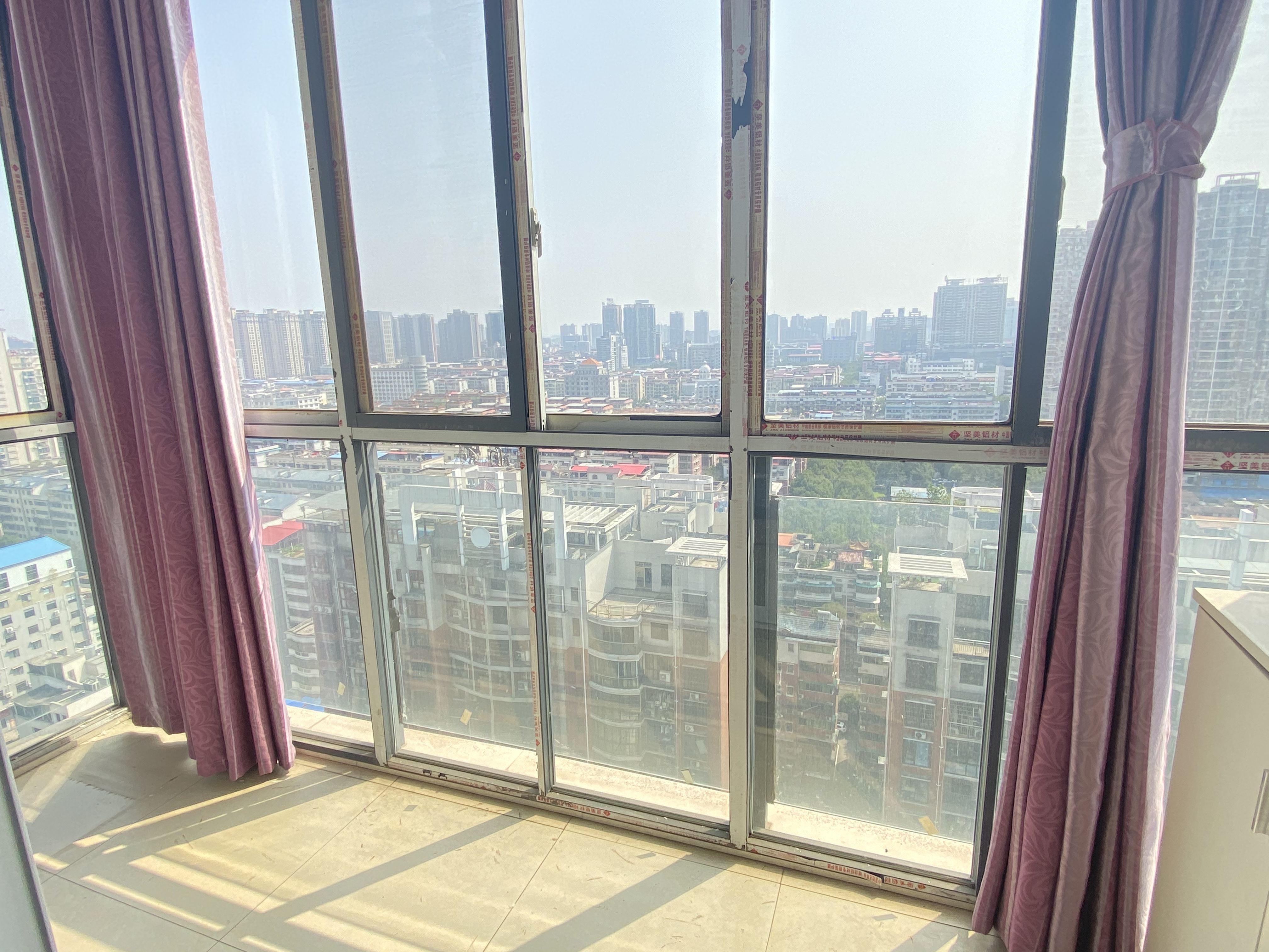 新华名筑 2室2厅1卫 1500.0元/月 新华名筑 2室2厅1卫 1500.0元/月室内图