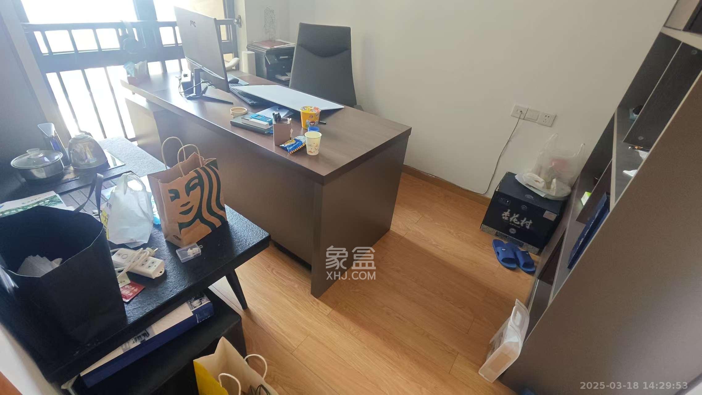 荣泰广场 1室1厅1卫 2400.0元/月 荣泰广场 1室1厅1卫 2400.0元/月室内图