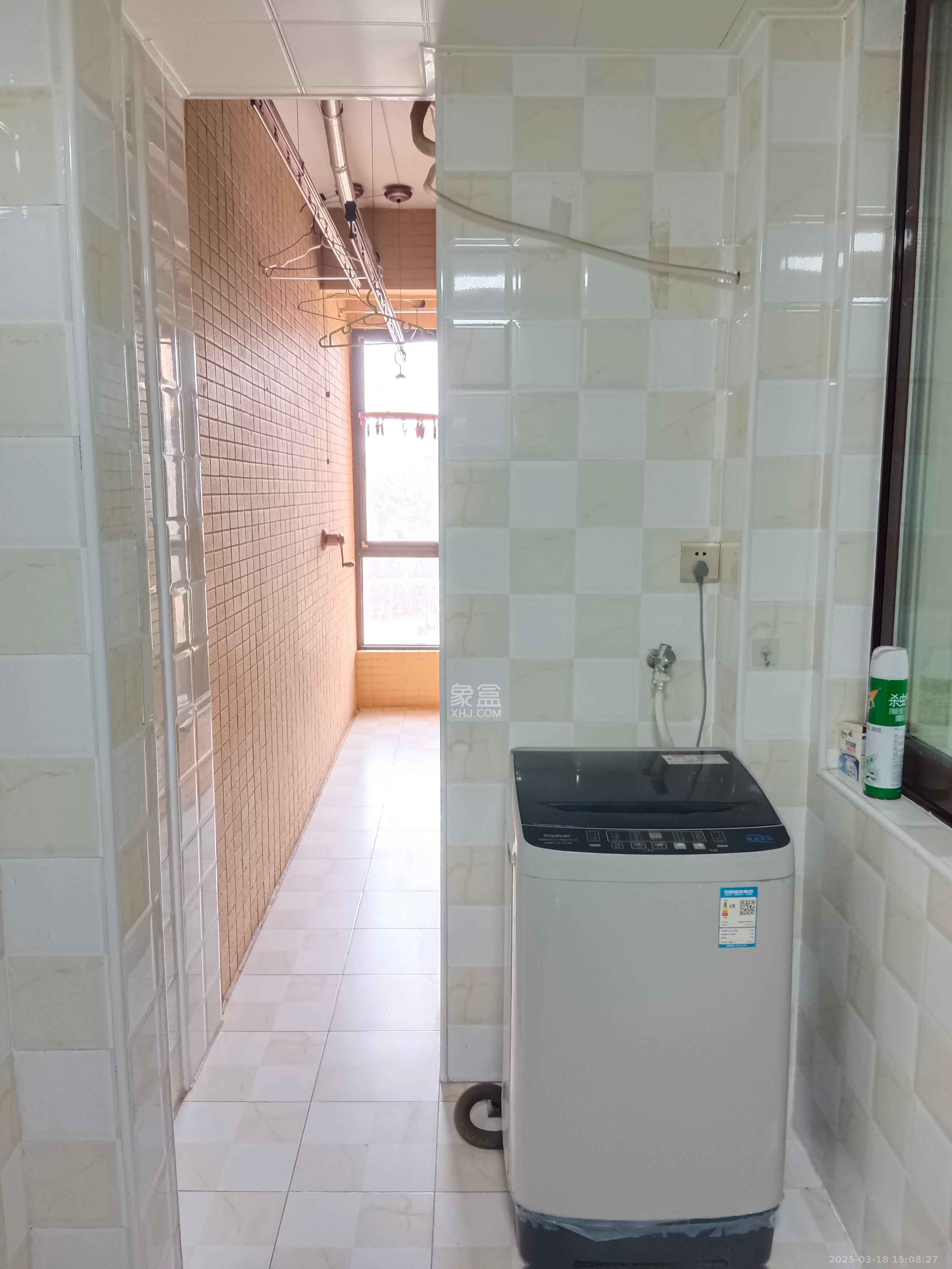 欧莱雅郡  2室2厅1卫   1900.00元/月室内图