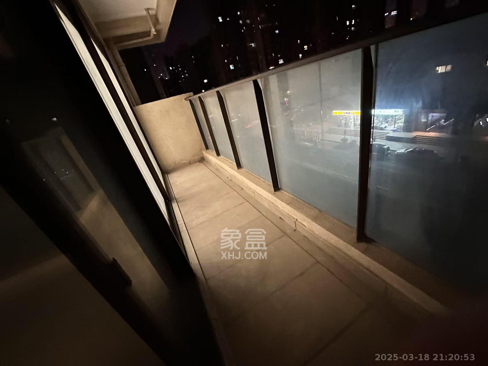 万科魅力之城  4室2厅3卫   6300.00元/月室内图