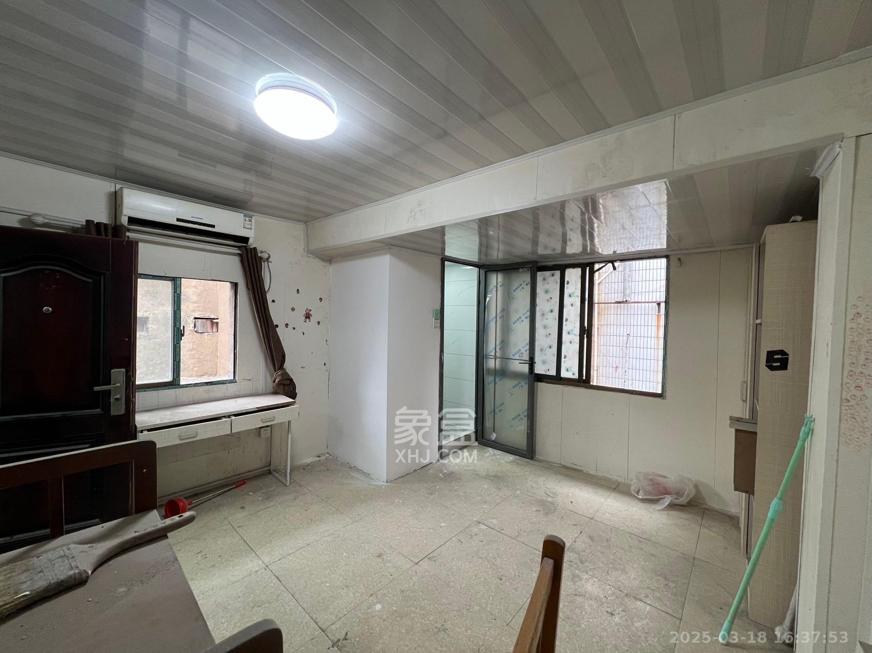 总铺巷散盘  3室1厅2卫    2800.0元/月 总铺巷散盘  3室1厅2卫    2800.0元/月室内图