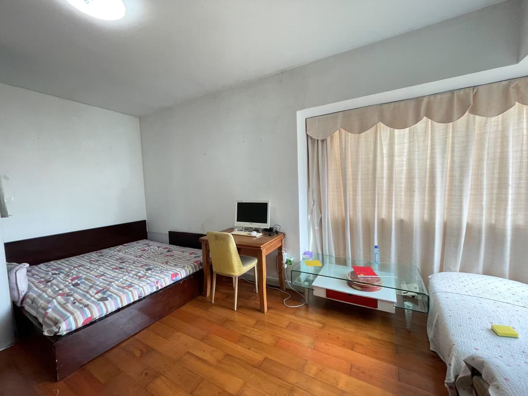 兆南绿岛家园 2室1厅1卫 1800.0元/月 兆南绿岛家园 2室1厅1卫 1800.0元/月室内图