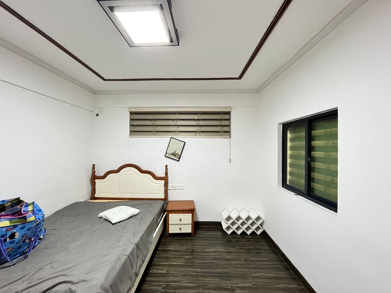 金龙小区  3室2厅1卫    126.0万 金龙小区  3室2厅1卫    126.0万客厅