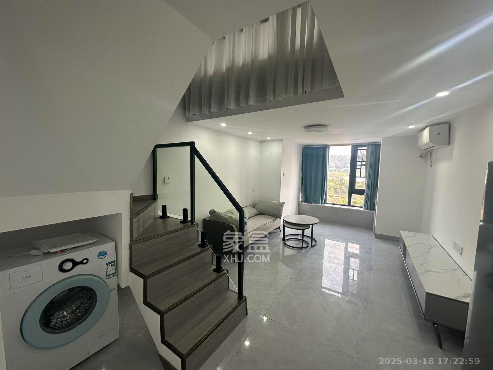 越秀悦湖台 2室2厅1卫 2600.0元/月 越秀悦湖台 2室2厅1卫 2600.0元/月室内图