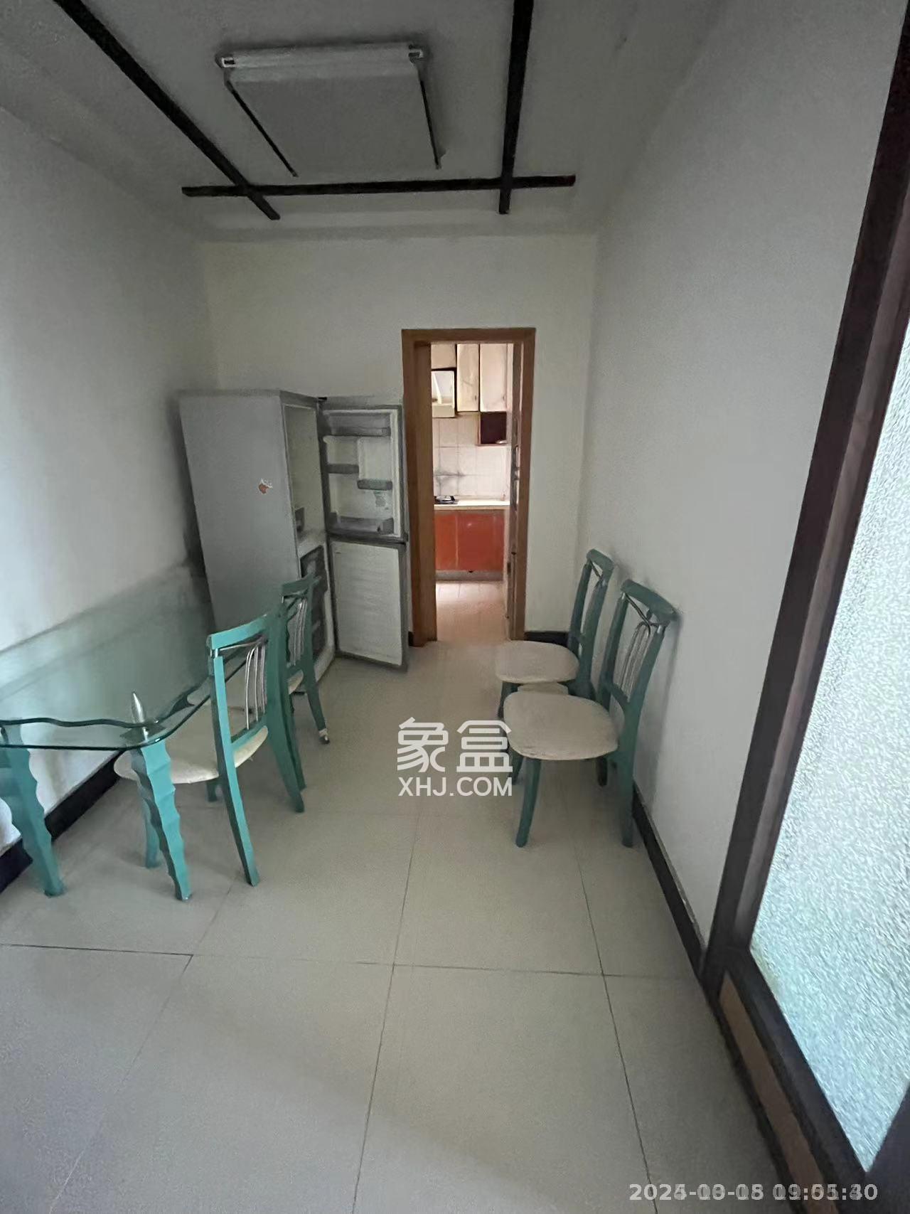 交通银行宿舍(浏城桥)  3室2厅1卫    3200.0元/月 交通银行宿舍(浏城桥)  3室2厅1卫    3200.0元/月室内图