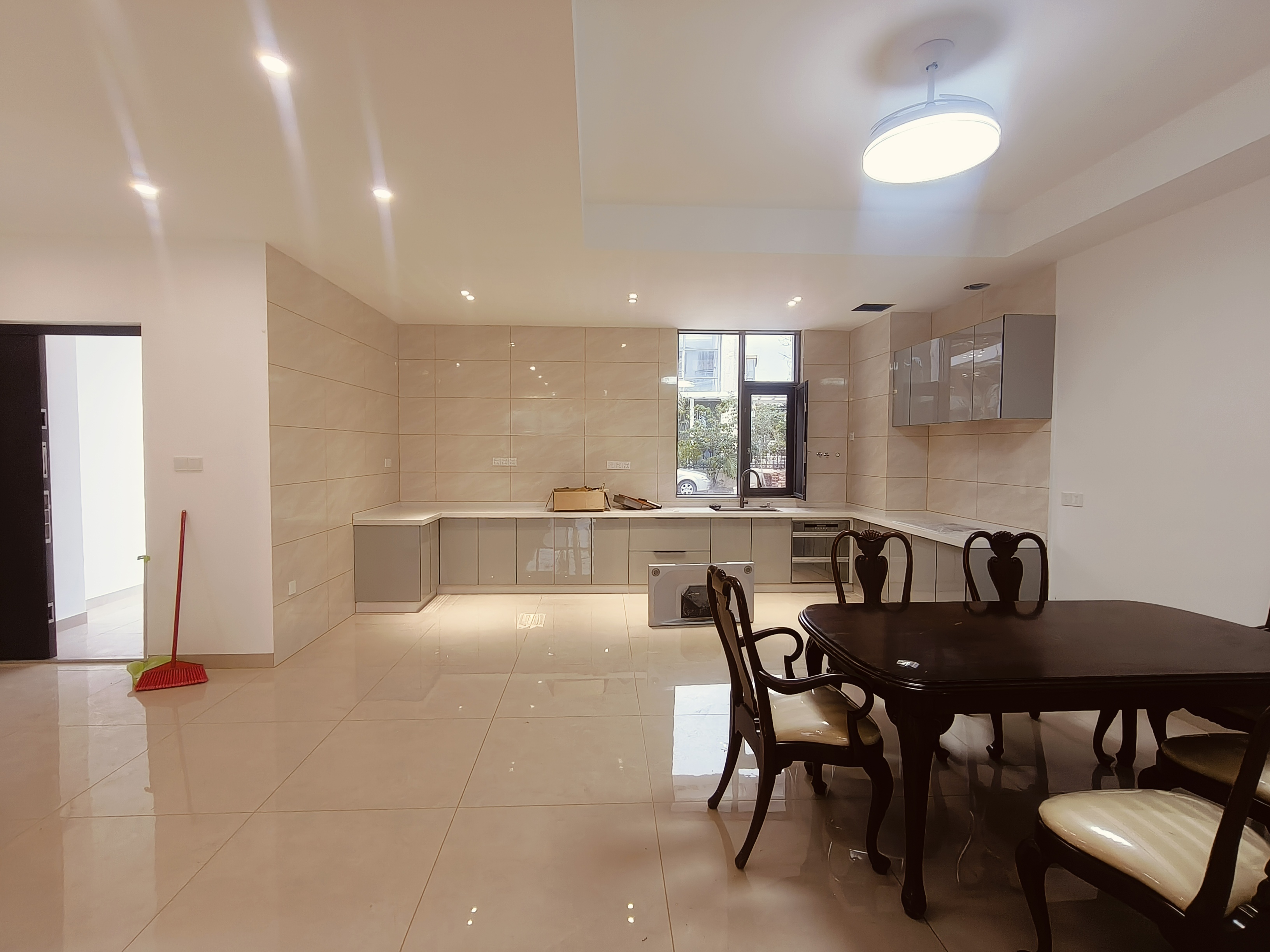 鲁能海蓝椰风 4室3厅5卫 9000.0元/月 鲁能海蓝椰风 4室3厅5卫 9000.0元/月室内图