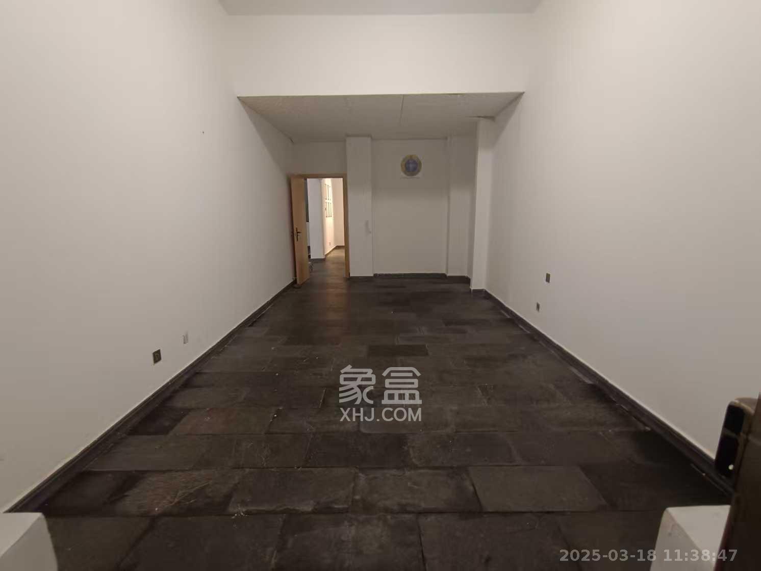 阳光100三期 3室2厅2卫 4000.0元/月 阳光100三期 3室2厅2卫 4000.0元/月室内图